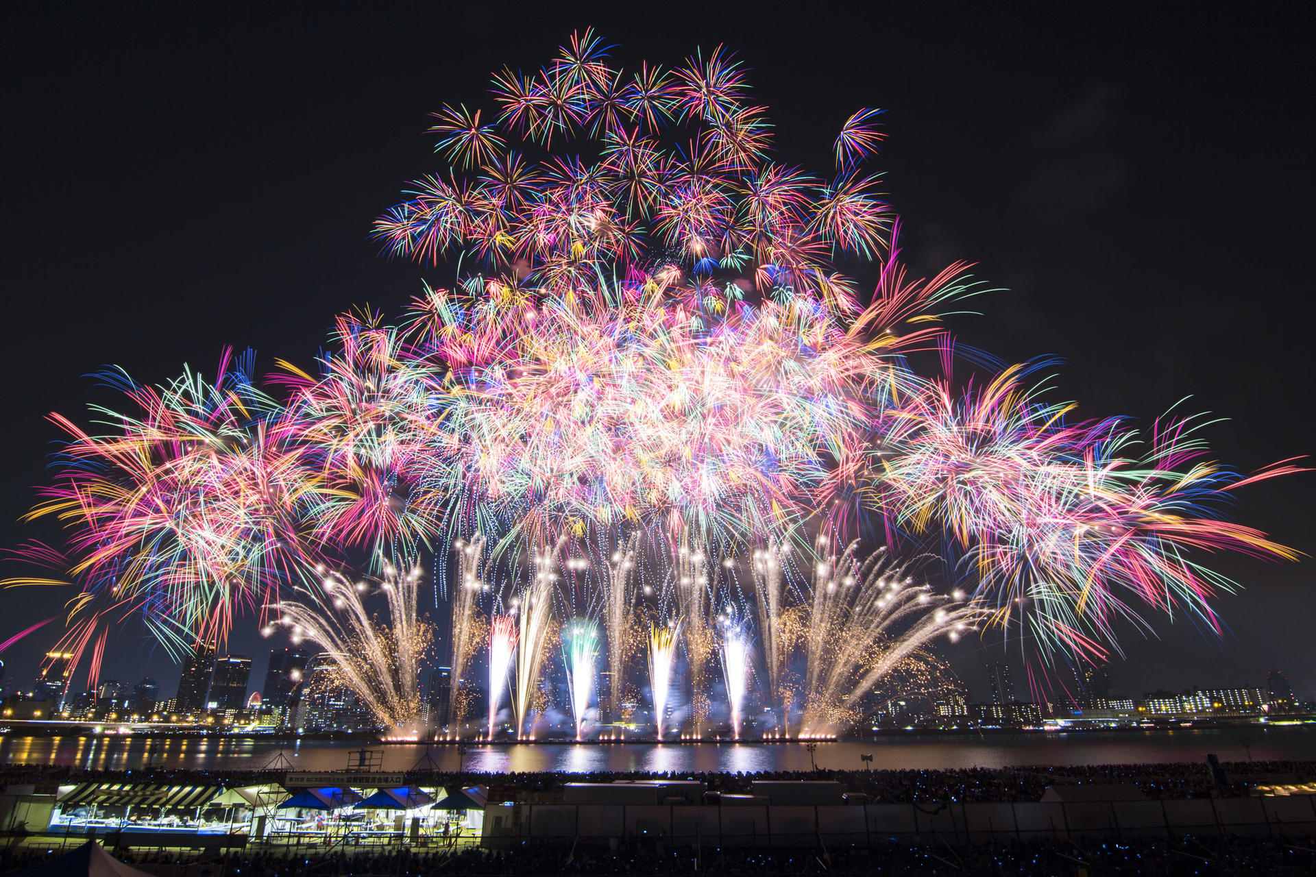 The 38th Naniwa Yodogawa Fireworks Festival - Thumbnail 3