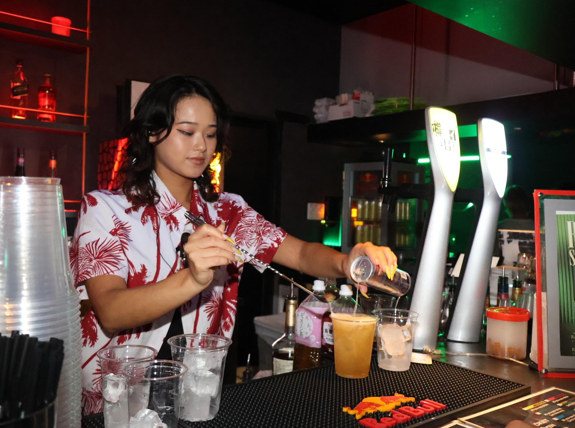 Osaka Dotonbori: GIRAFFE Nightclub Admission Ticket / VIP(For Foreigners only) - Thumbnail 15