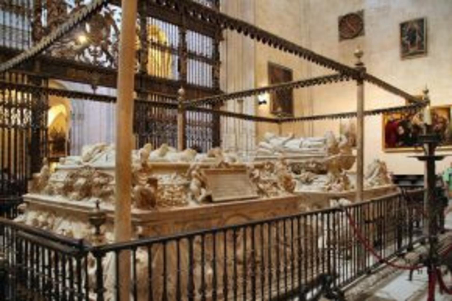 Granada Cathedral, Royal Chapel, Albaicin and Sacramonte guided tour - Thumbnail 12