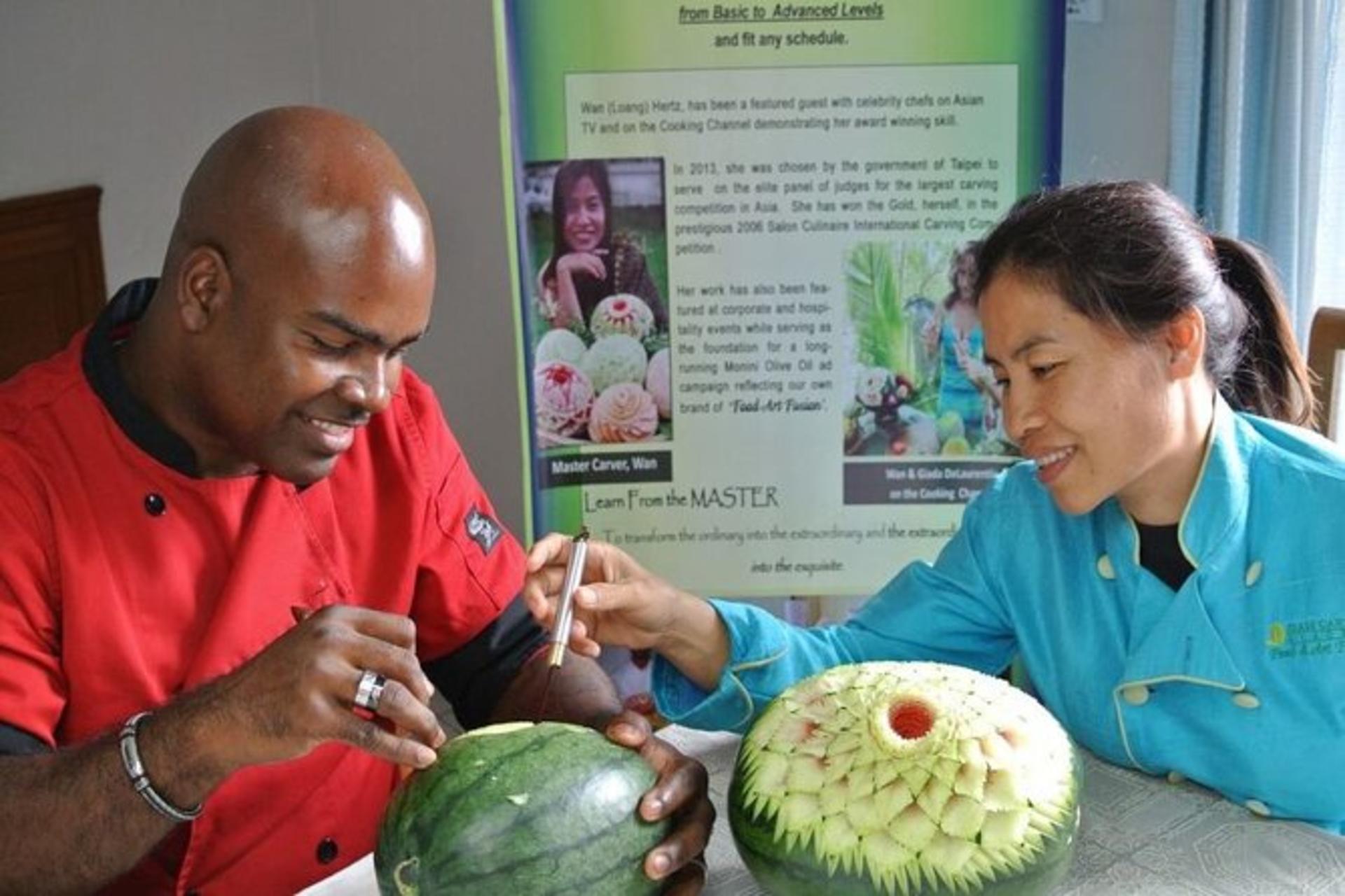 Traditional Thai Fruit and Vegetable Carving Class - Thumbnail 15