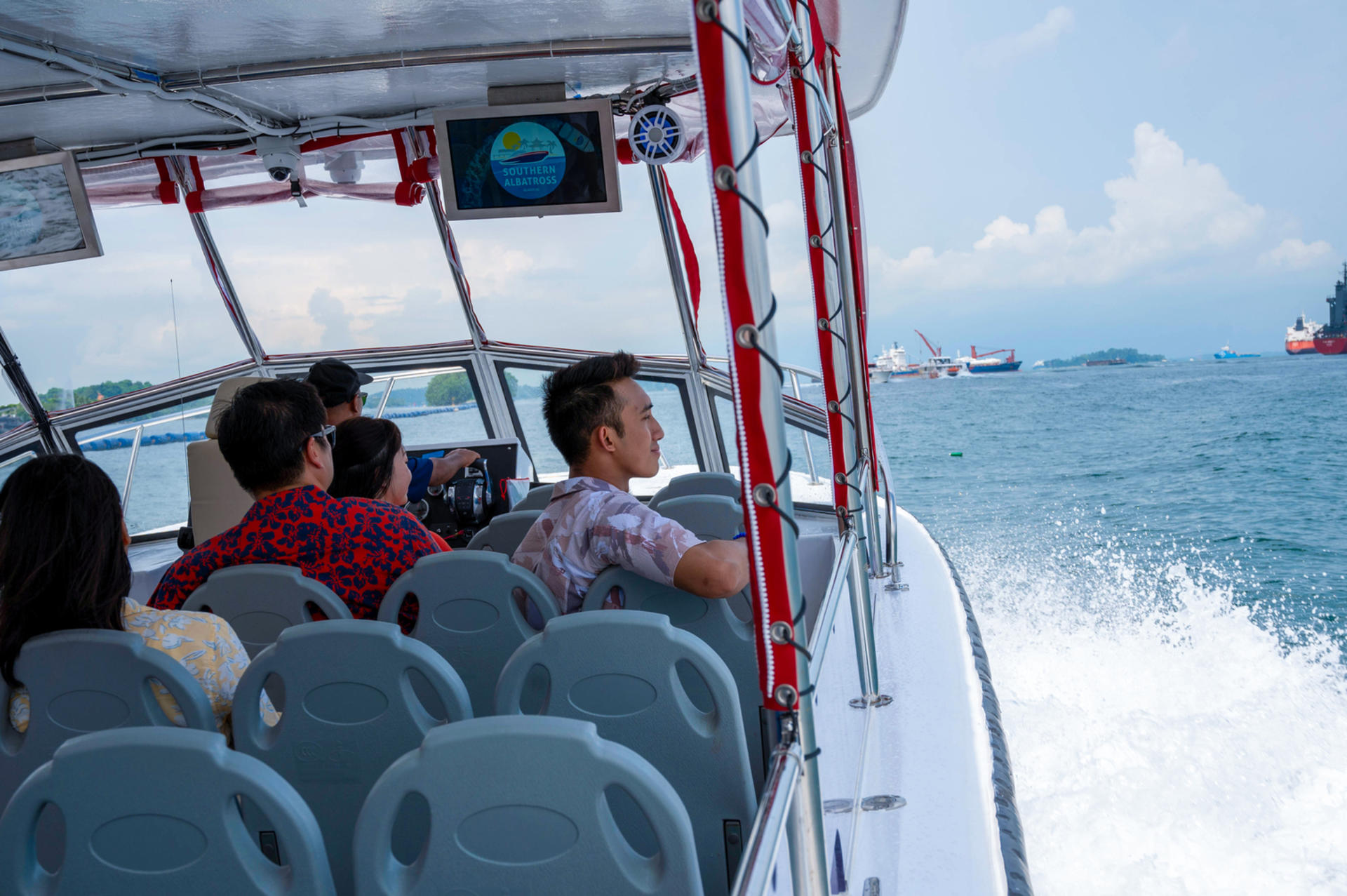 Albatross Hop-On Hop-Off Speedboat Pass - Thumbnail 7