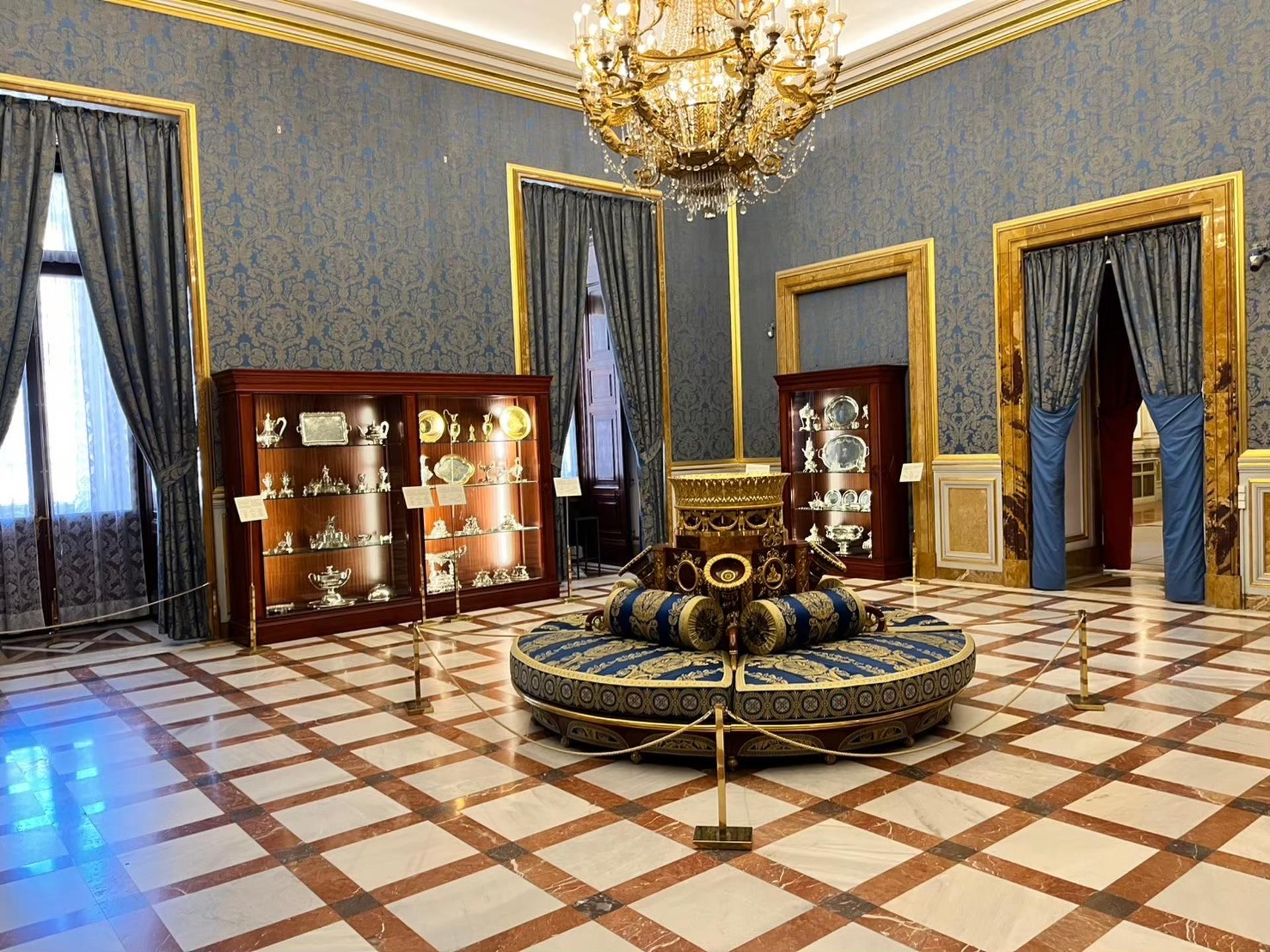 Madrid : Royal Palace Expert Guided Tour - Thumbnail 7