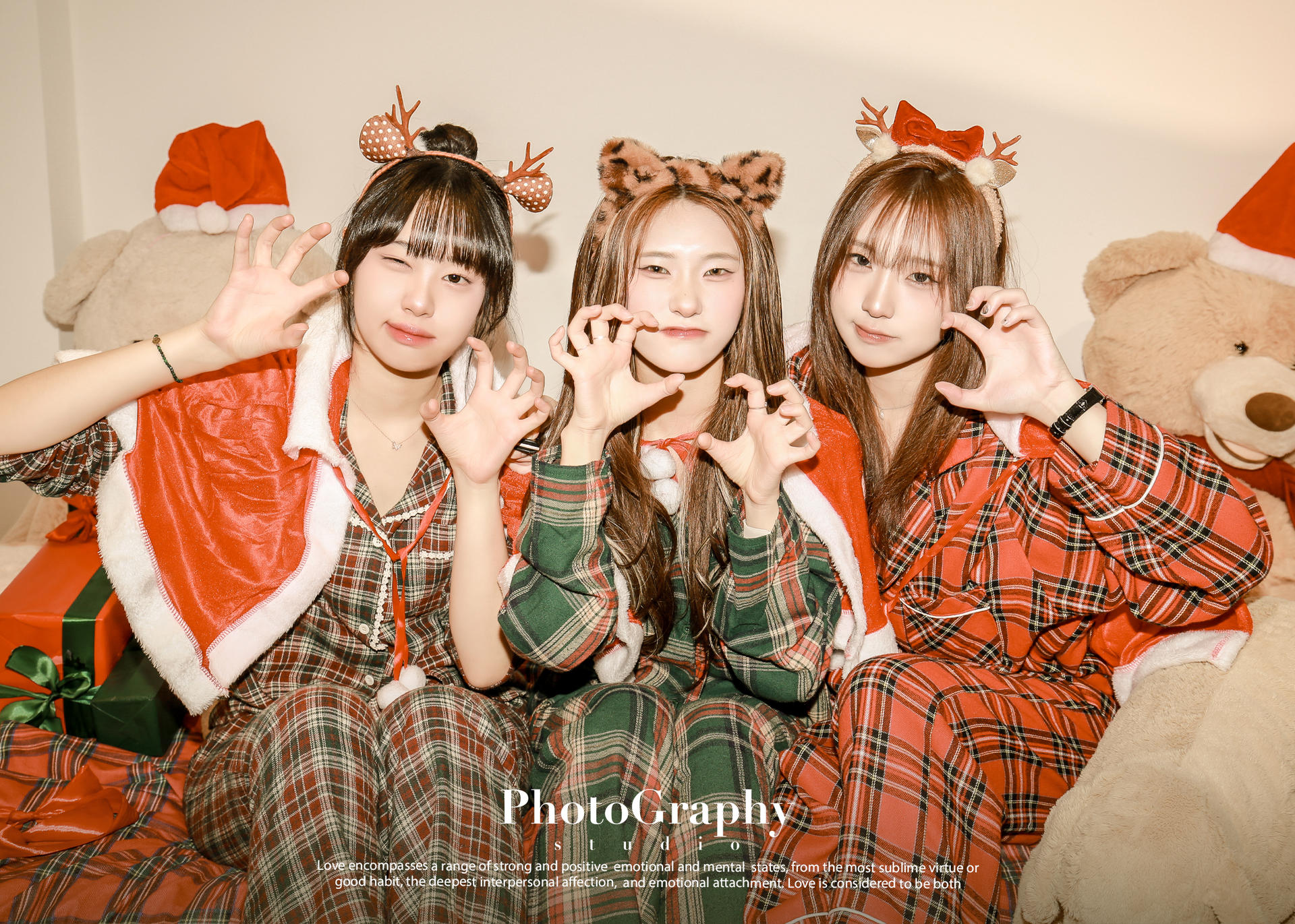 Hongdae Cinema Concept Selfstudio Experience in Seoul : Free Costume - Thumbnail 29