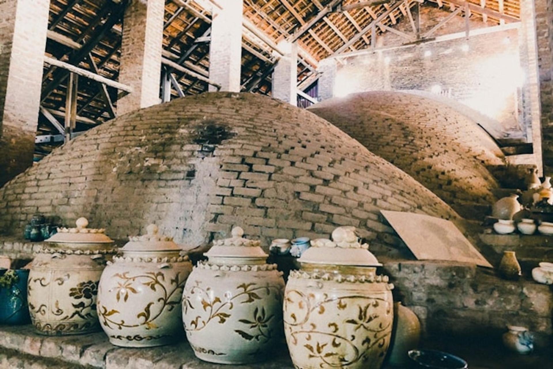 Hanoi Half-Day Jeep Tour to Bat Trang Pottery Village & Workshop - Thumbnail 17