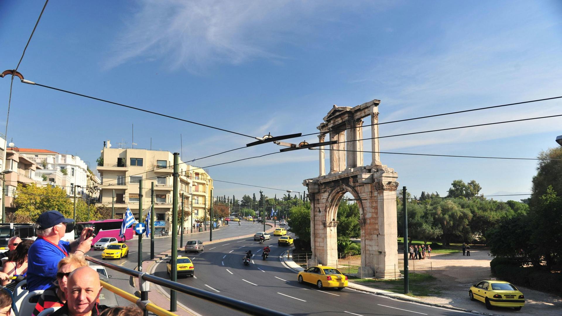 Athens hop-on hop-off bus by Sights of Athens - Thumbnail 3