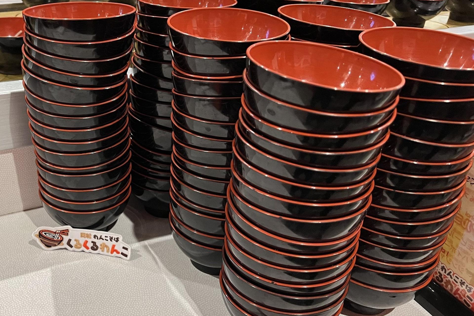 Tokyo: Shinjuku All-You-Can-Eat Conveyor-Belt Wanko Soba Experience - Thumbnail 2