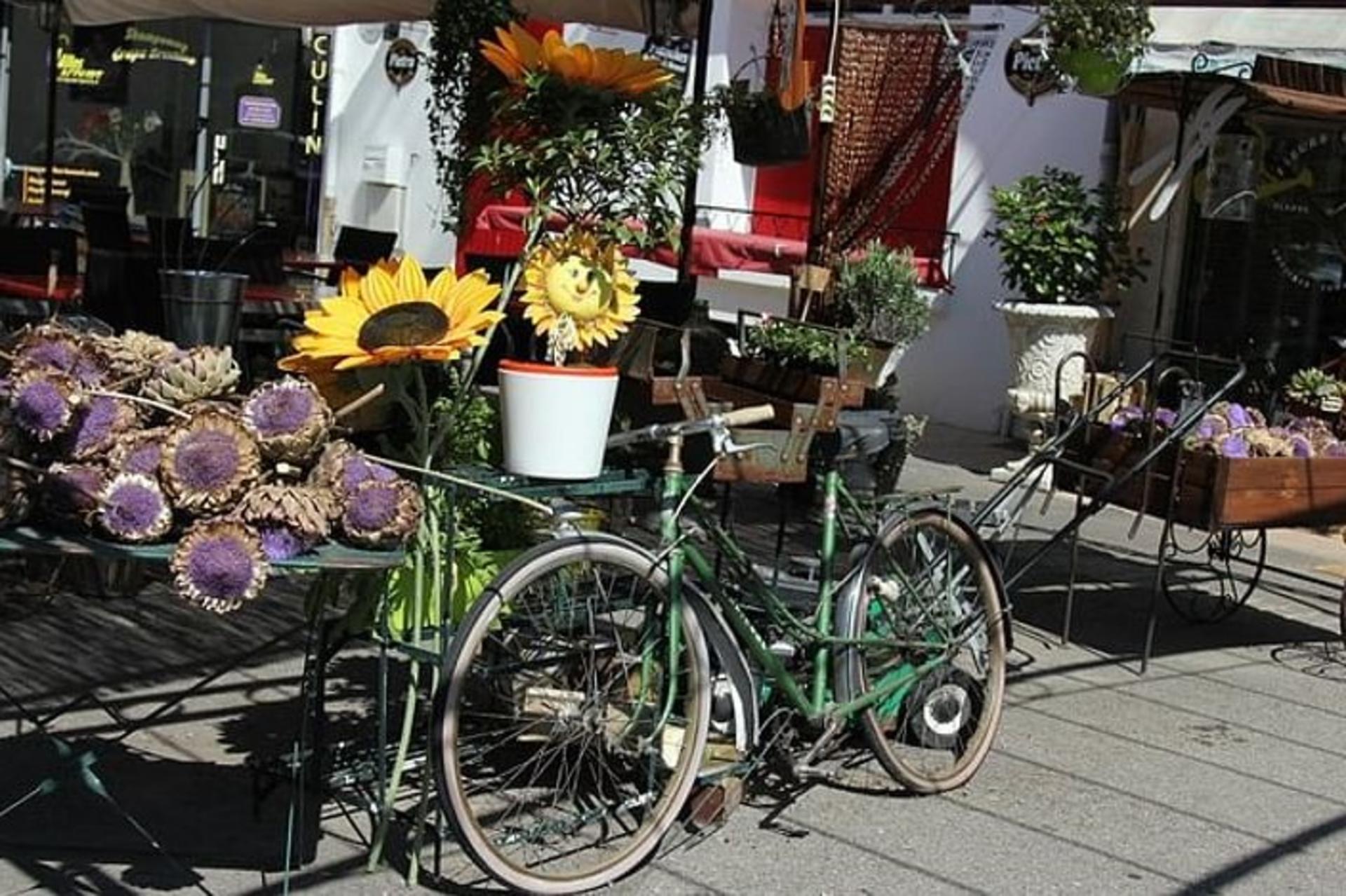 Luberon Market and Villages Tour from Marseille or Aix en Provence - Thumbnail 7