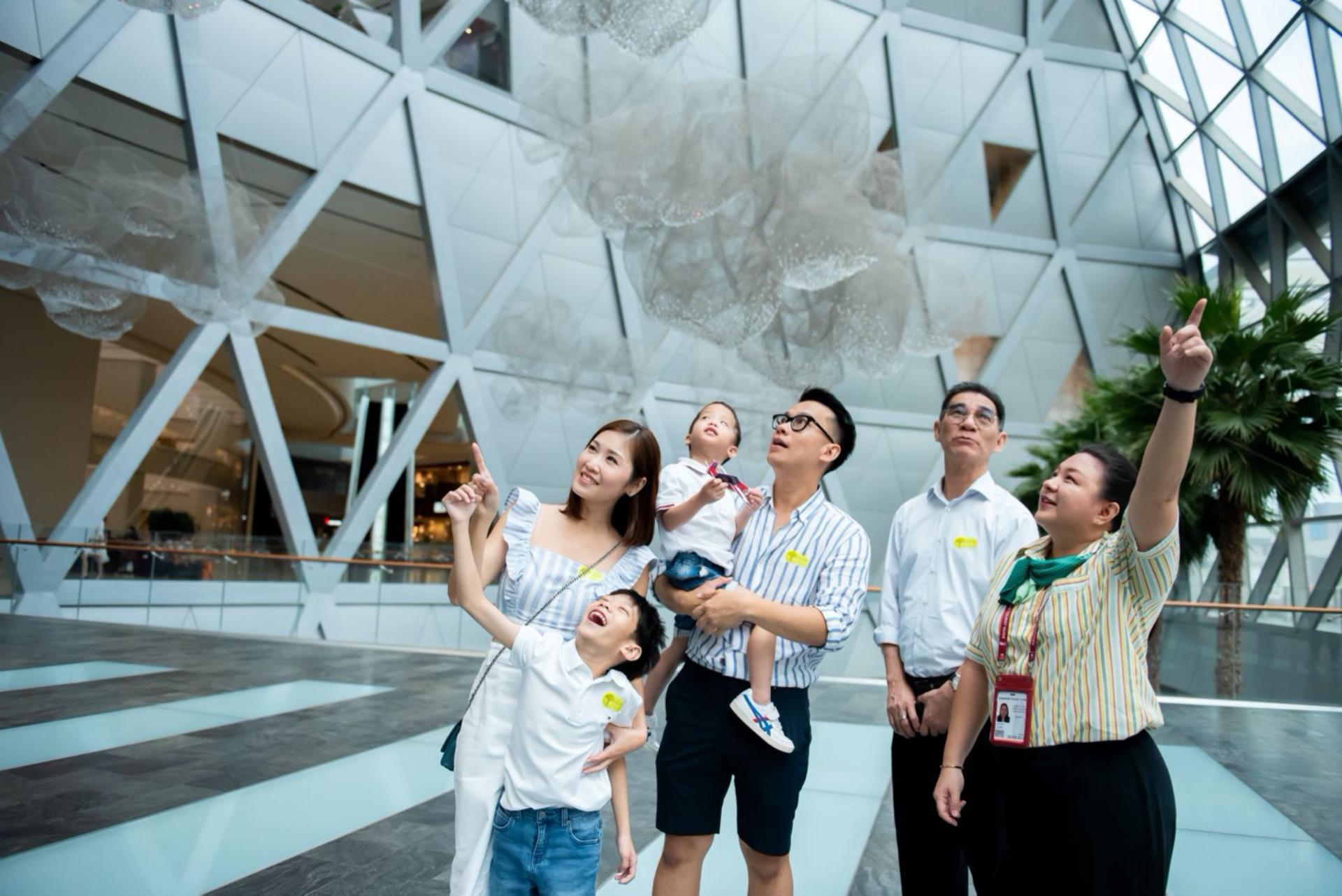 Best of Jewel Changi Airport Tour - Thumbnail 2