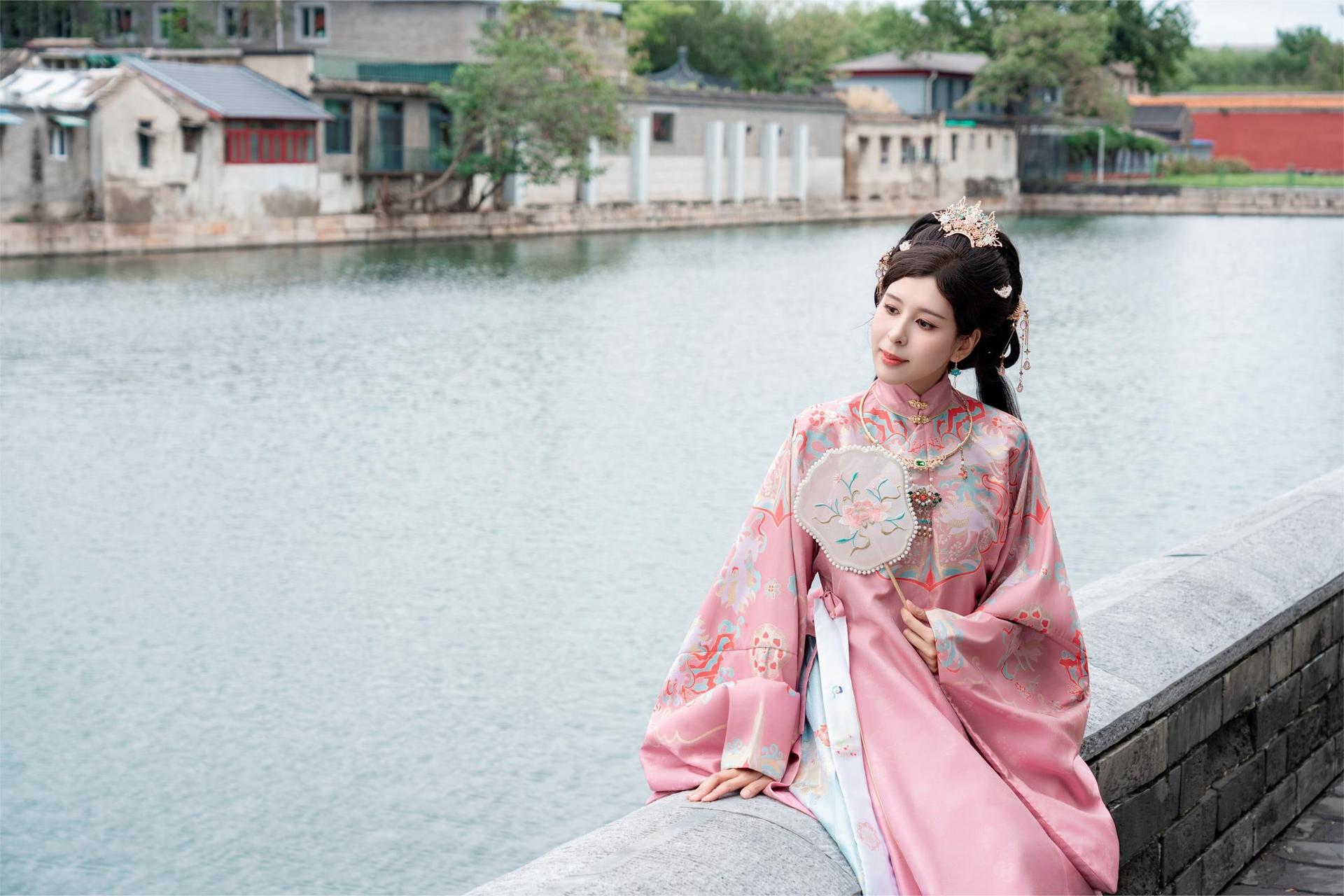 Beijing Hanfu / Song Dynasty style / Warring States robe / Qing Dynasty Han woman costume rental and photography experience (Chinese and English in-store staff service provided · barrier-free communication) - Thumbnail 10