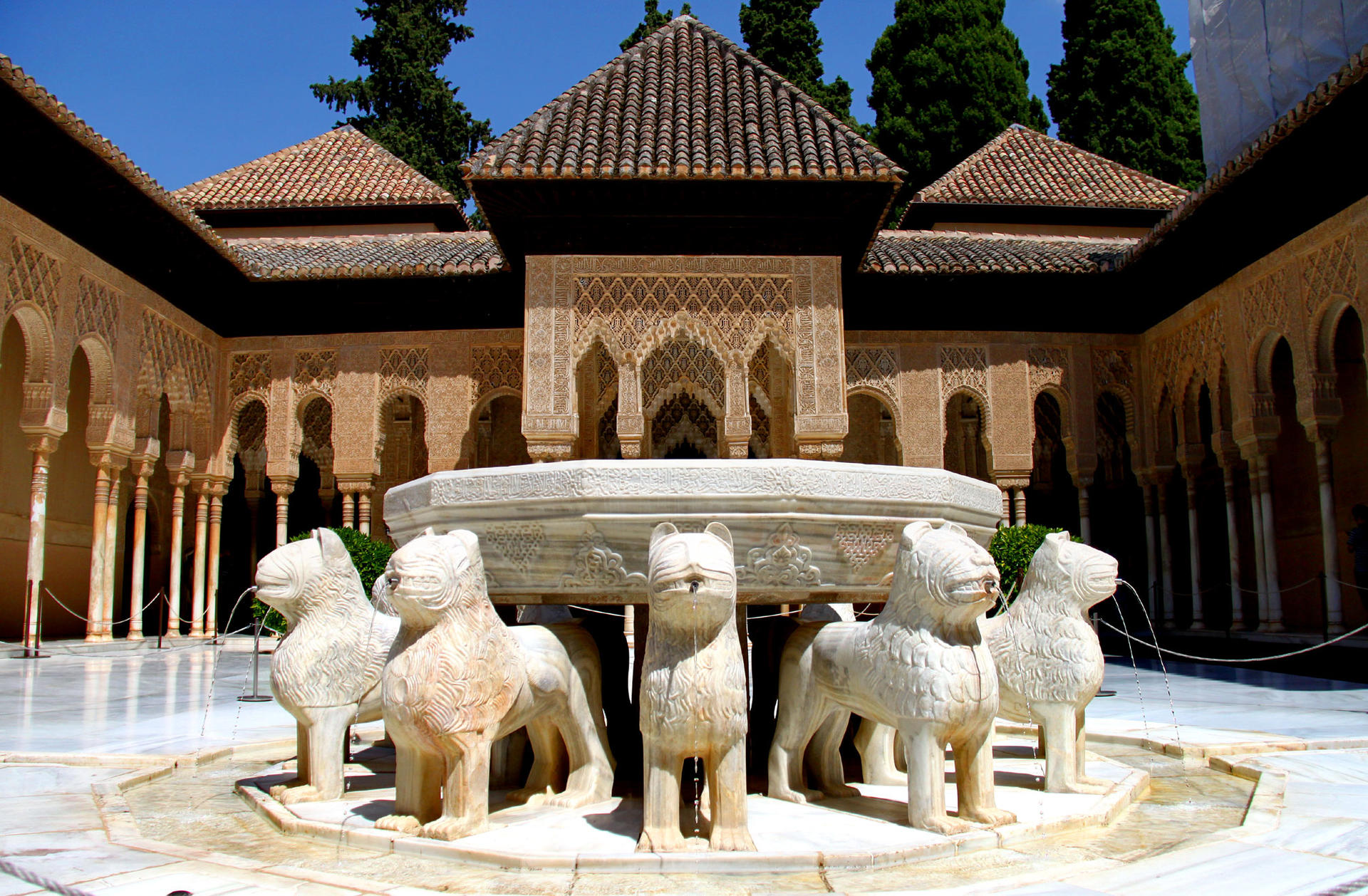 Granada: Alhambra & Nasrid Palaces Guided Tour with Tickets - Thumbnail 4