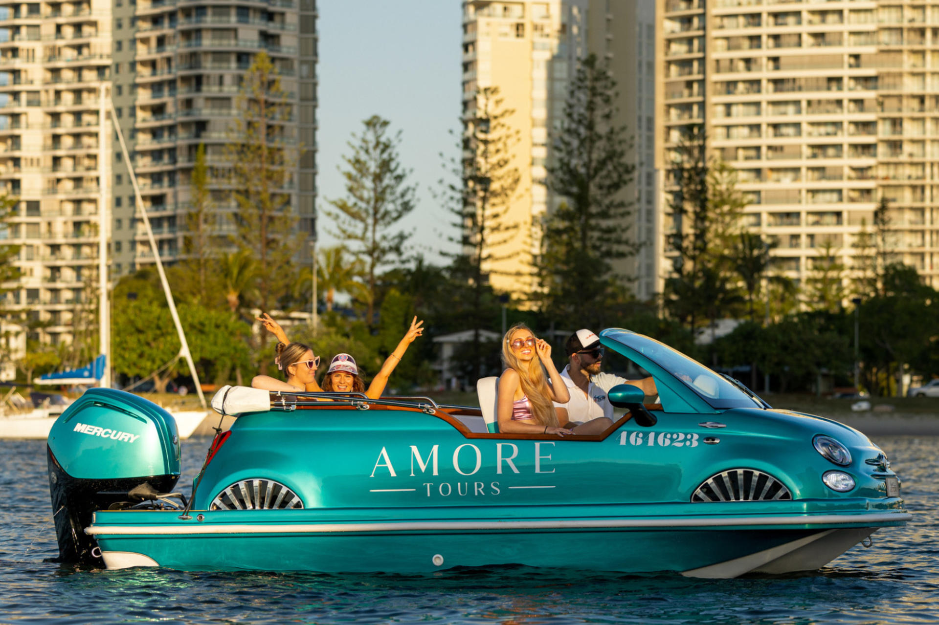 2 Hours City Lights Tour (Skippered) in Gold Coast - Thumbnail 3
