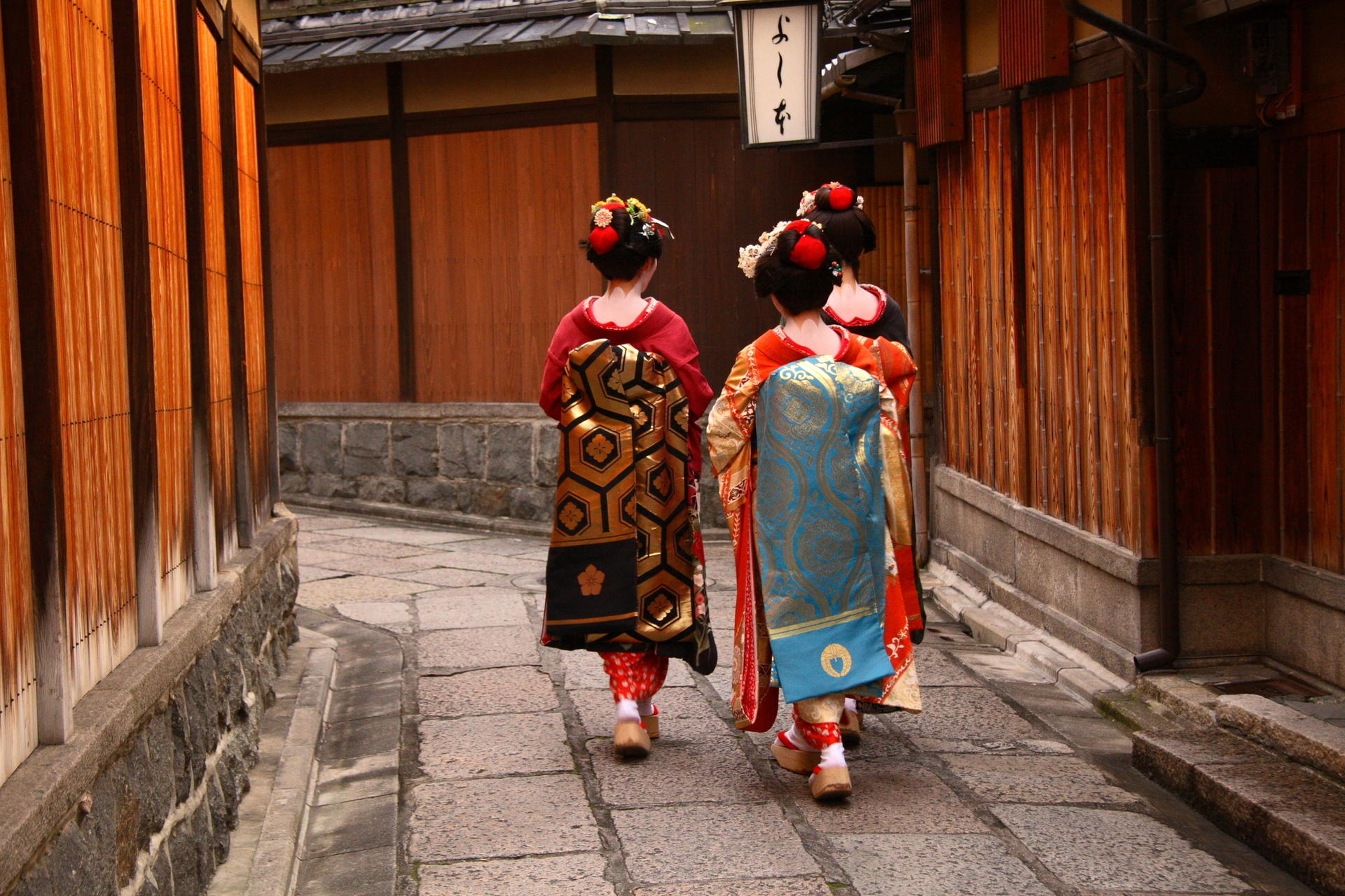 Kyoto Gion Geisha & Maiko Half-Day Walking Tour - Thumbnail 19