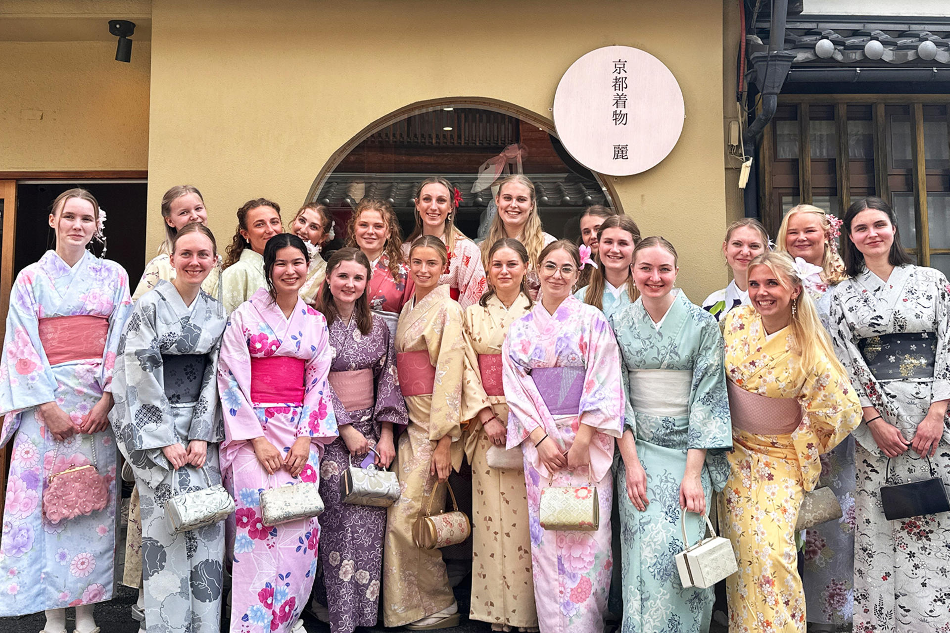 Kyoto Kimono Rental Experience (Kyoto Kimono Rei Kiyomizu Store) - Thumbnail 10