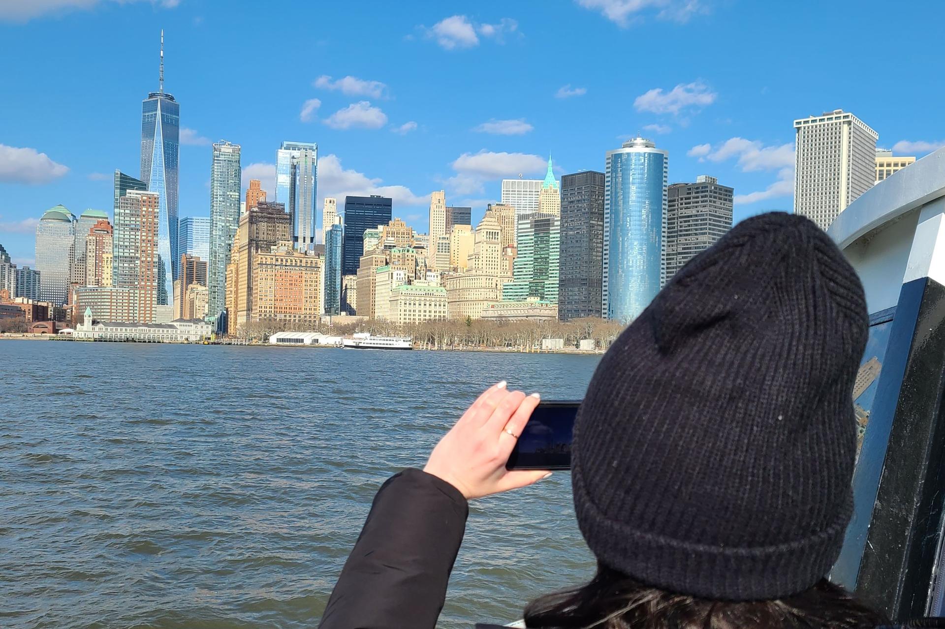 60 Minute Statue of Liberty and Ellis Island Cruise in New York - Thumbnail 15