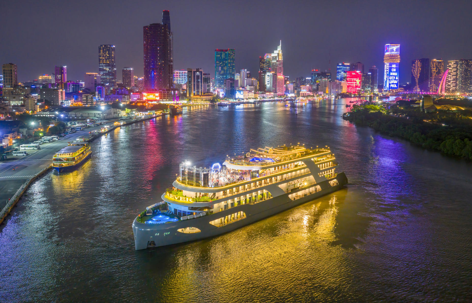 REVER Cruise: A Refined Dining Journey Along the Saigon River - Image 1