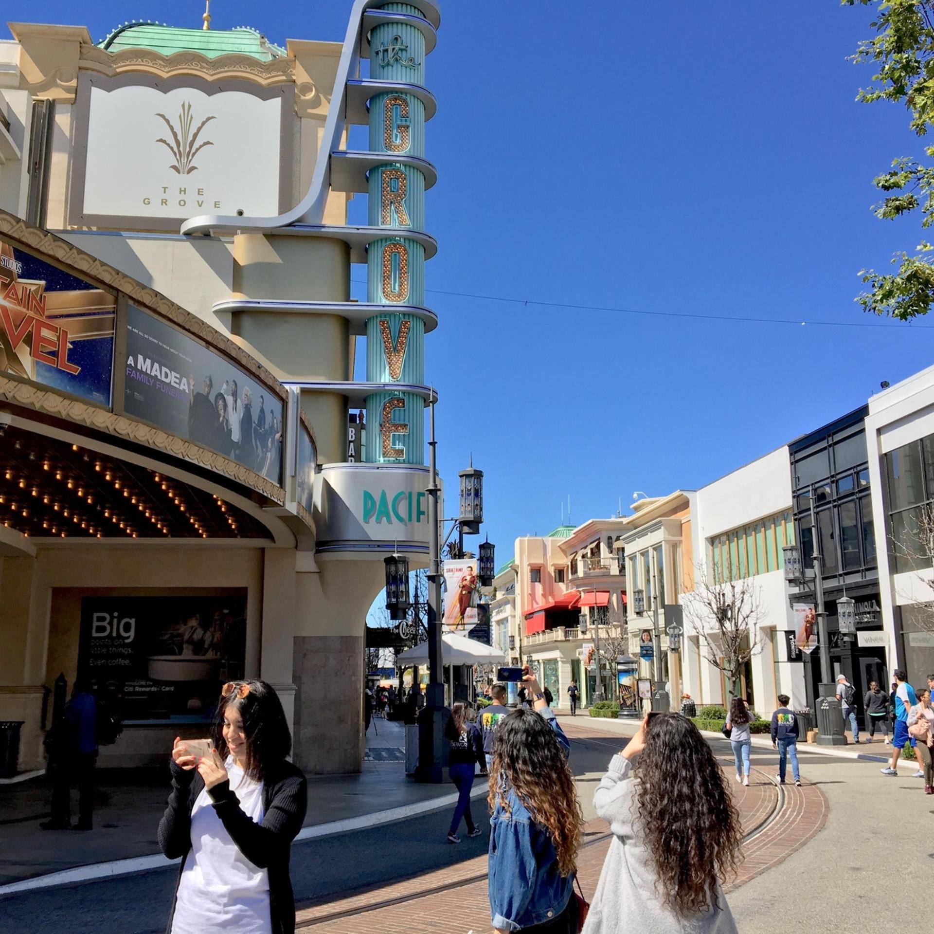 LA City and Beaches Iconic Day Tour with Optional Transfers - Thumbnail 30