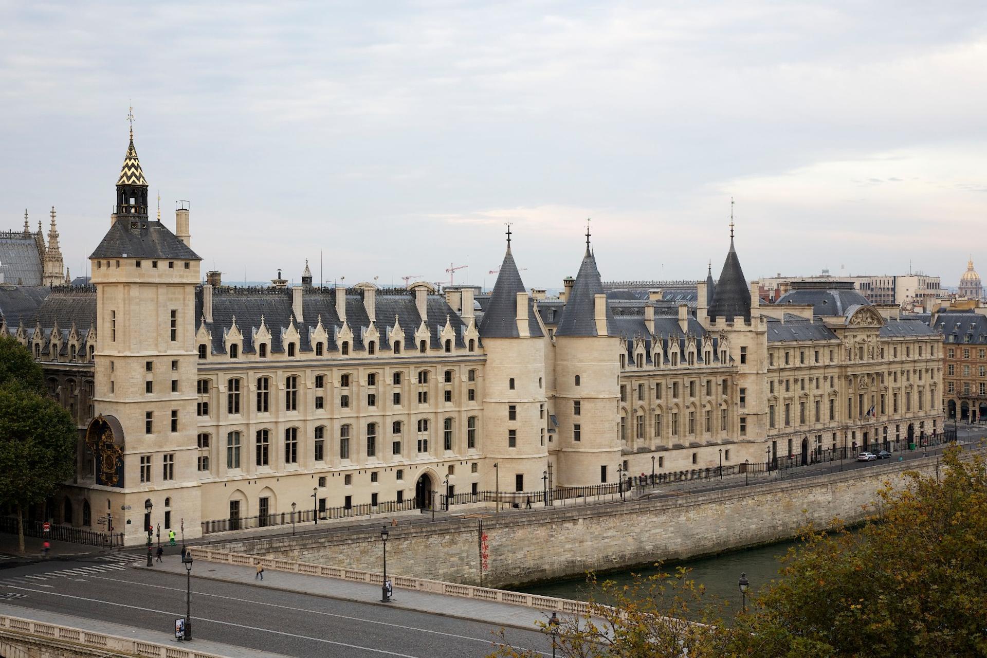 Sainte-Chapelle & Conciergerie Combo Tickets in Paris - Thumbnail 4