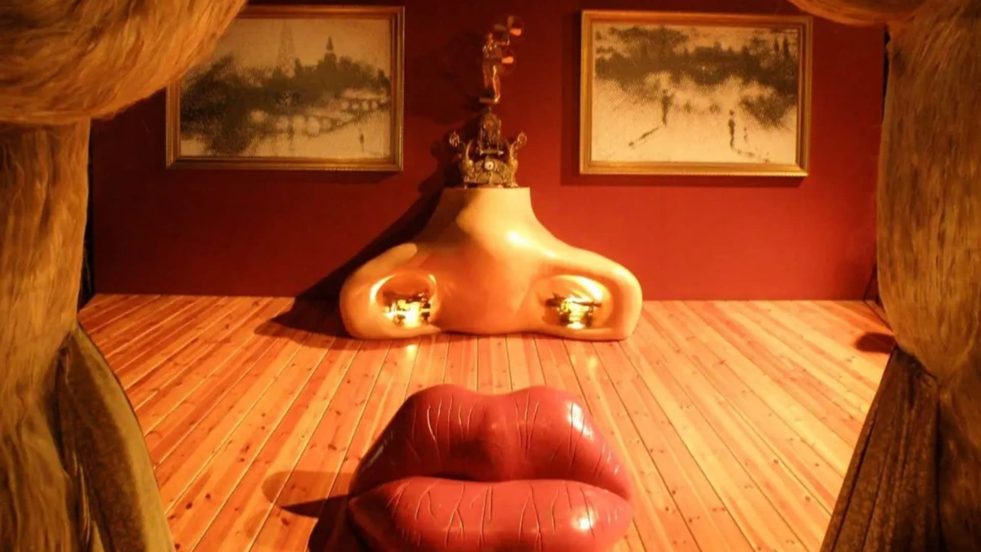 Girona and Dali Museum in Figueres One-Day Tour from Barcelona - Thumbnail 13