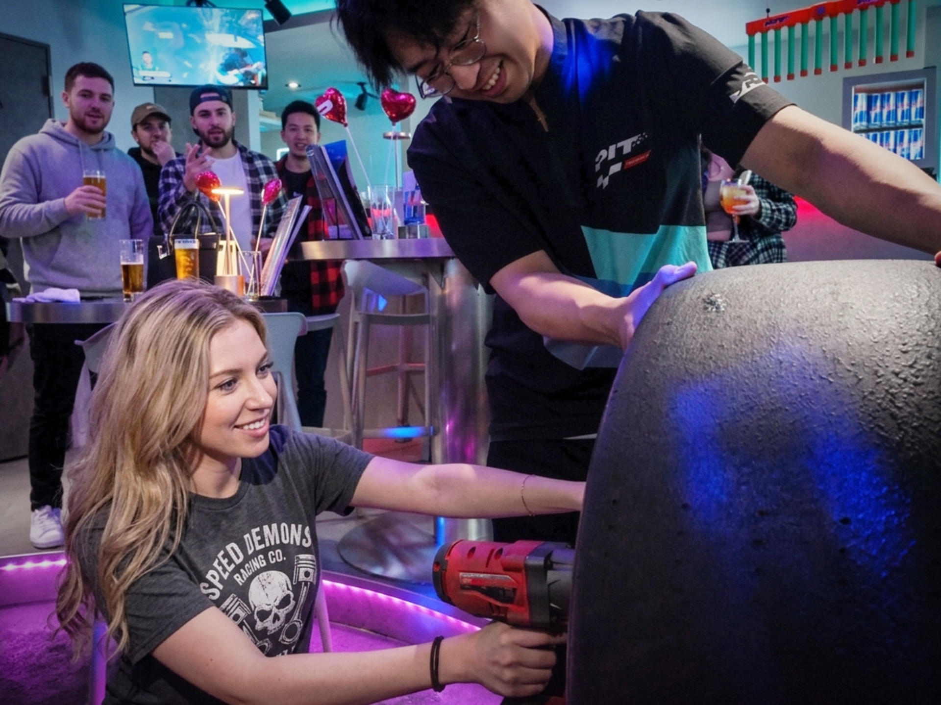 Tokyo Akasaka: PIT BAR – Pit Stop Challenge &4WD Building! - Image 1