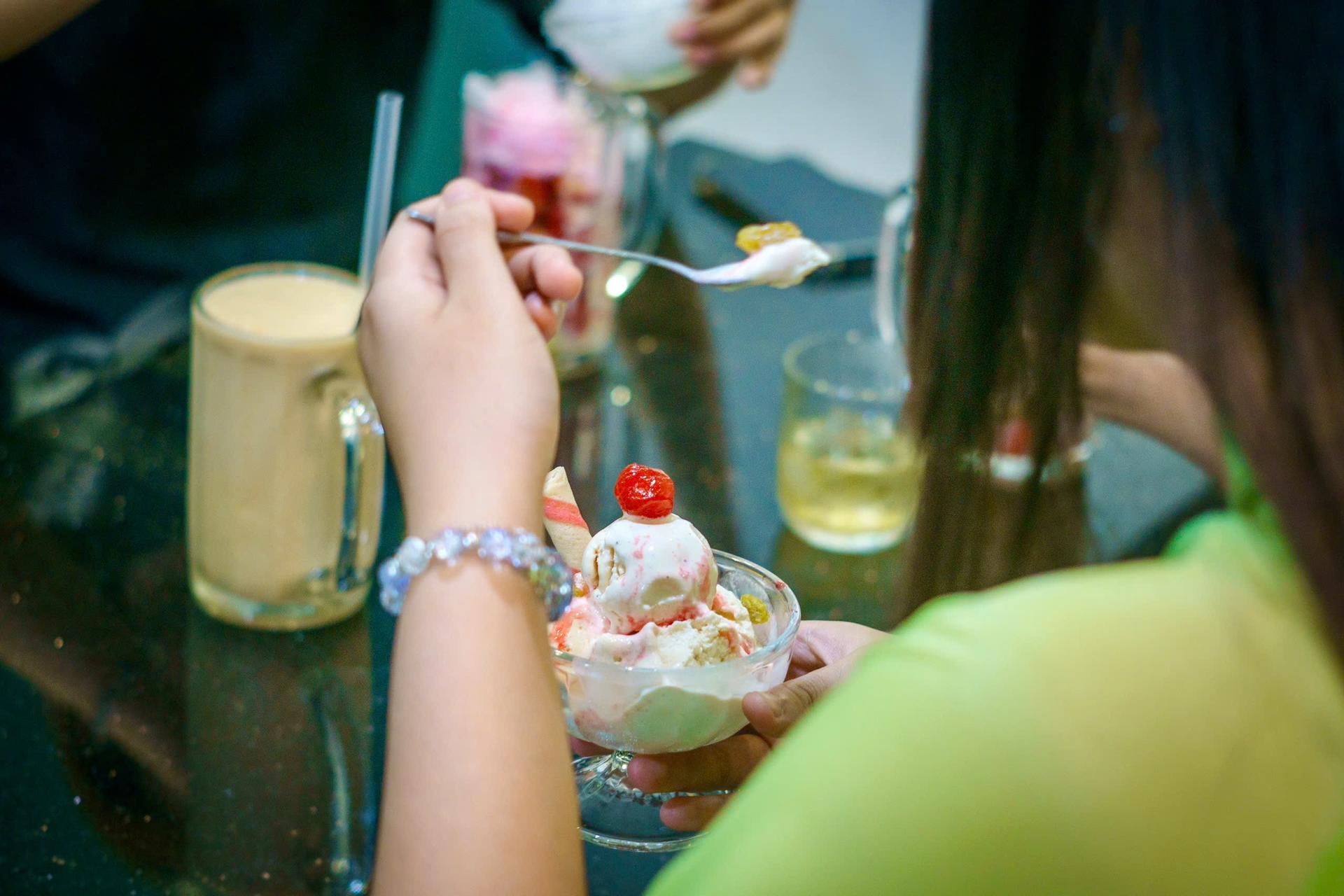 Ho Chi Minh City: Street Food Tour with 12 Tastings - Thumbnail 55