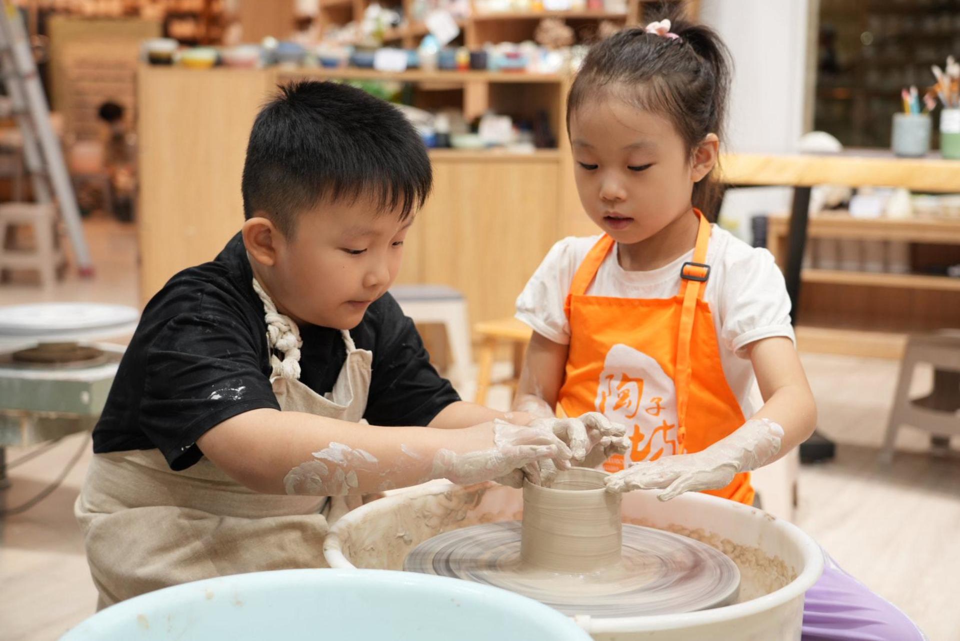 Ceramic and Pottery Workshop in Orchard Gateway - Thumbnail 6