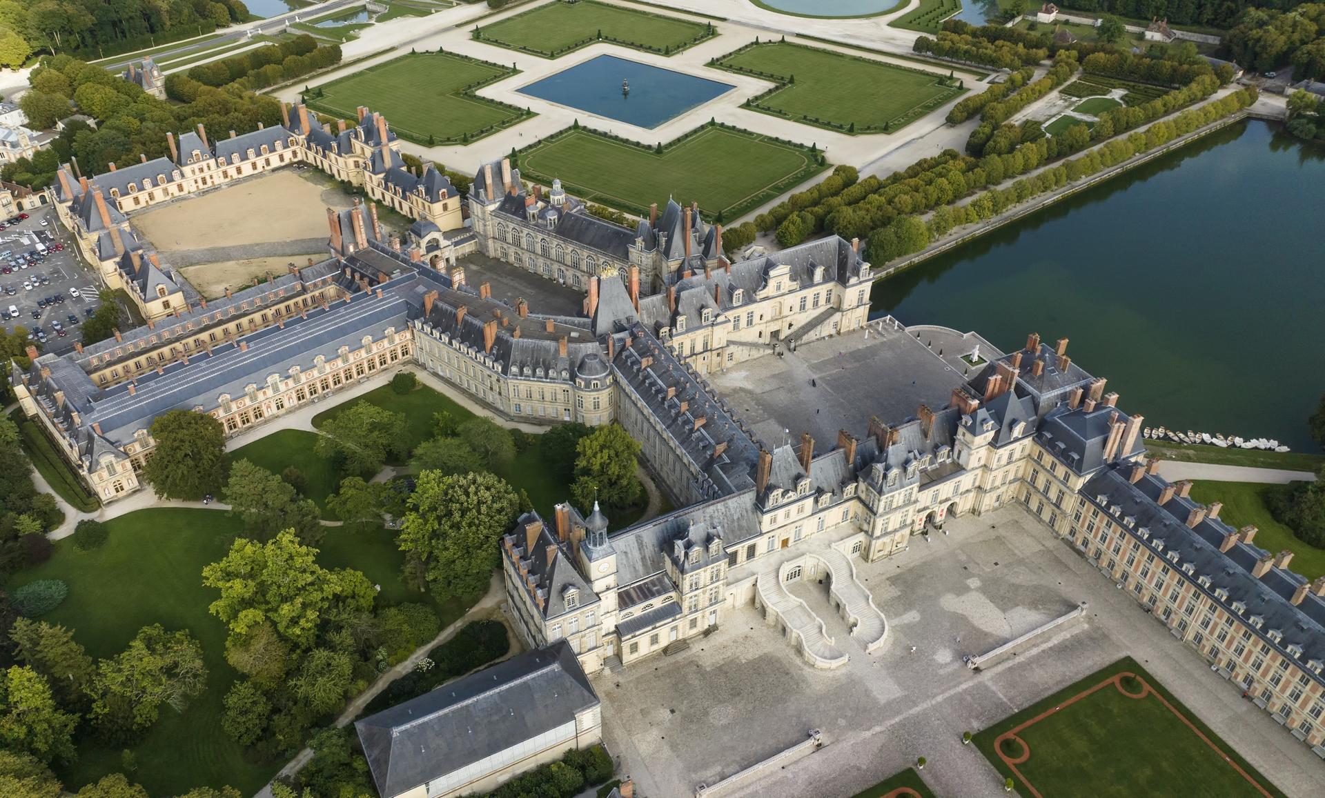 Castles of Fontainebleau and Vaux-le-Vicomte Day Trip from Paris - Thumbnail 5