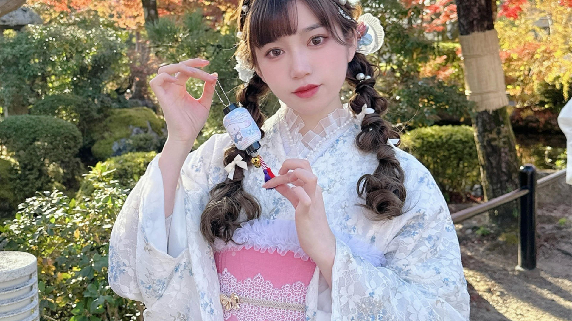 Kyoto Kimono Rental Experience (Optional Elegant Hairstyle/Japanese Makeup/Photography) (Ookini Kimono Rental Yasaka Shrine Gion Store) - Thumbnail 4