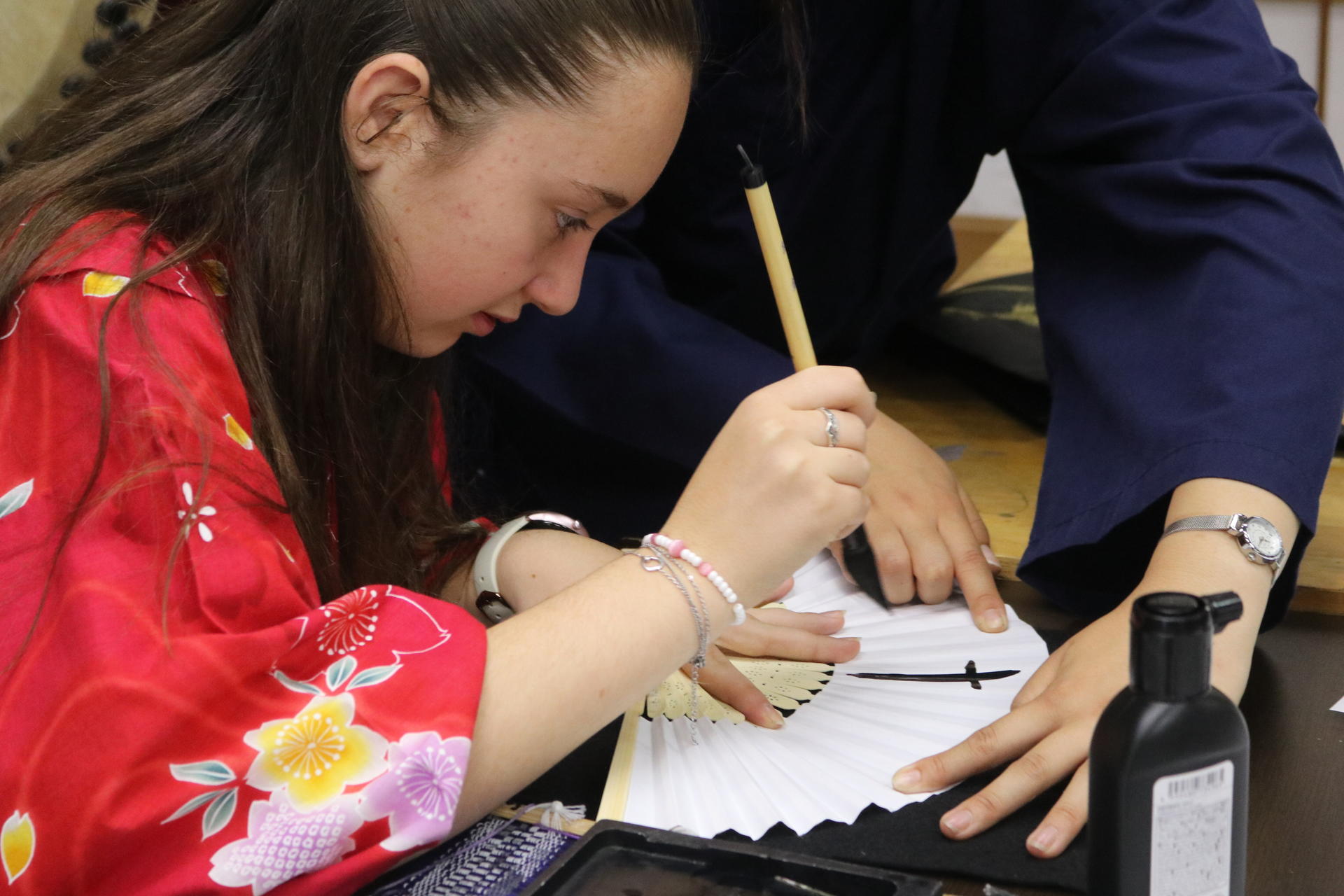 Learn Japanese calligraphy and Zen while wearing a kimono - Thumbnail 20