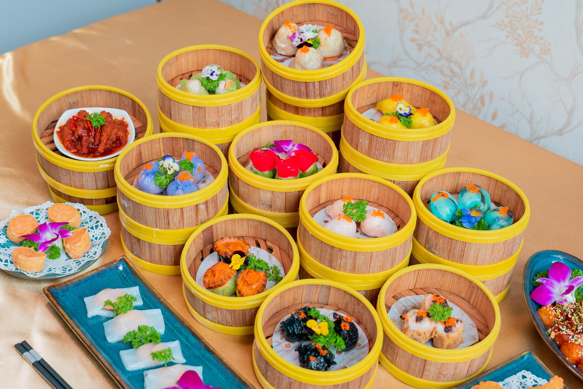 Premium Dimsum Buffet Dining Experience at La Vela Saigon Hotel - Thumbnail 27