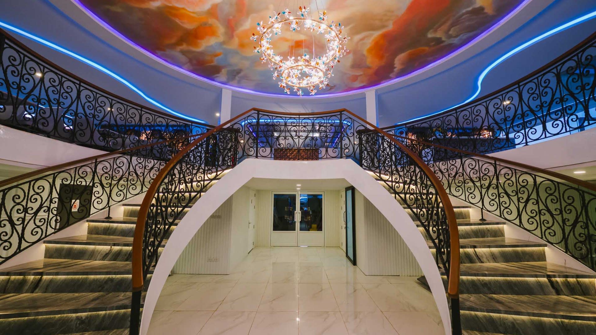 Noah Dinner Cruise in Bangkok - Thumbnail 3