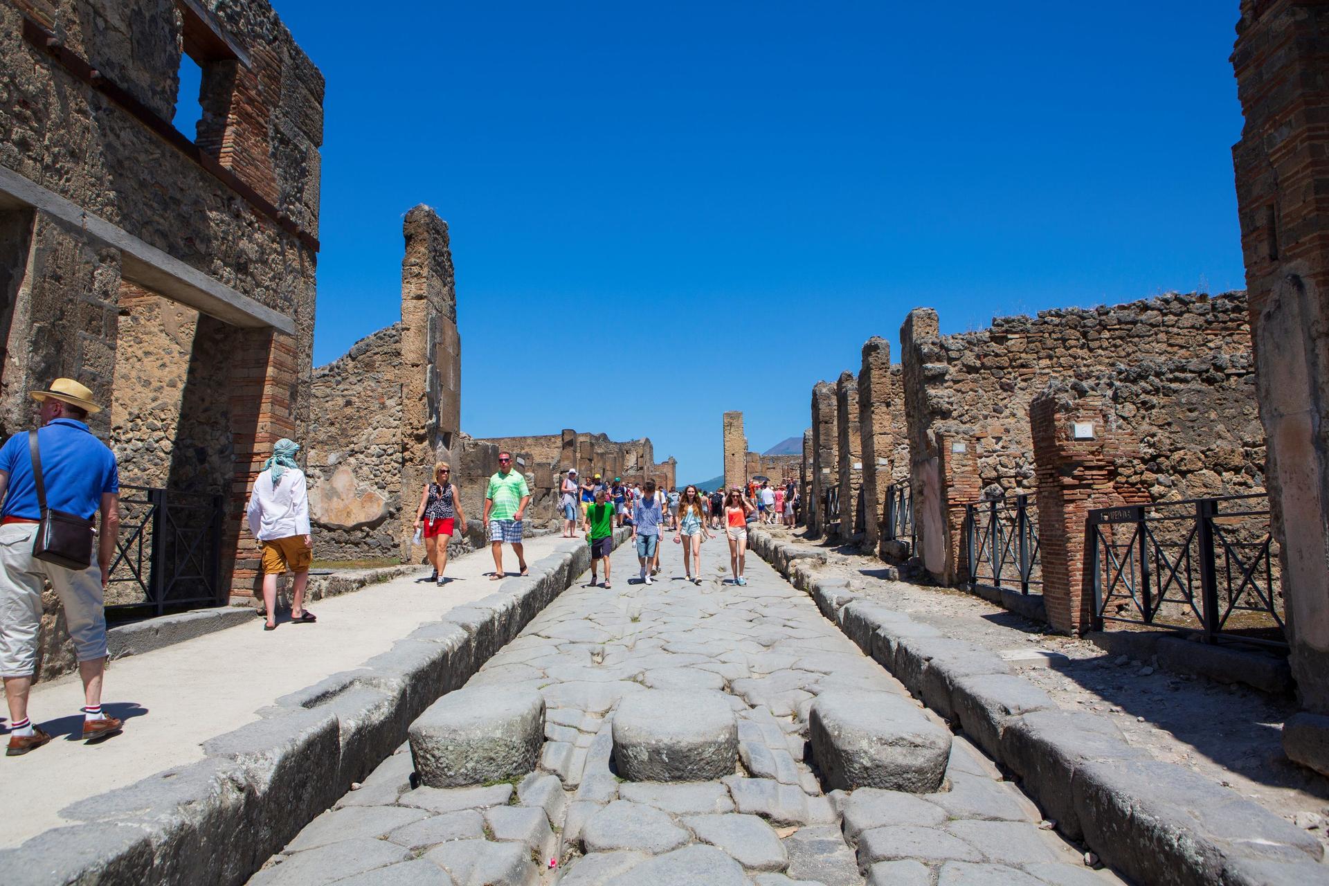 Shared Pompeii Tour from Naples - Thumbnail 2