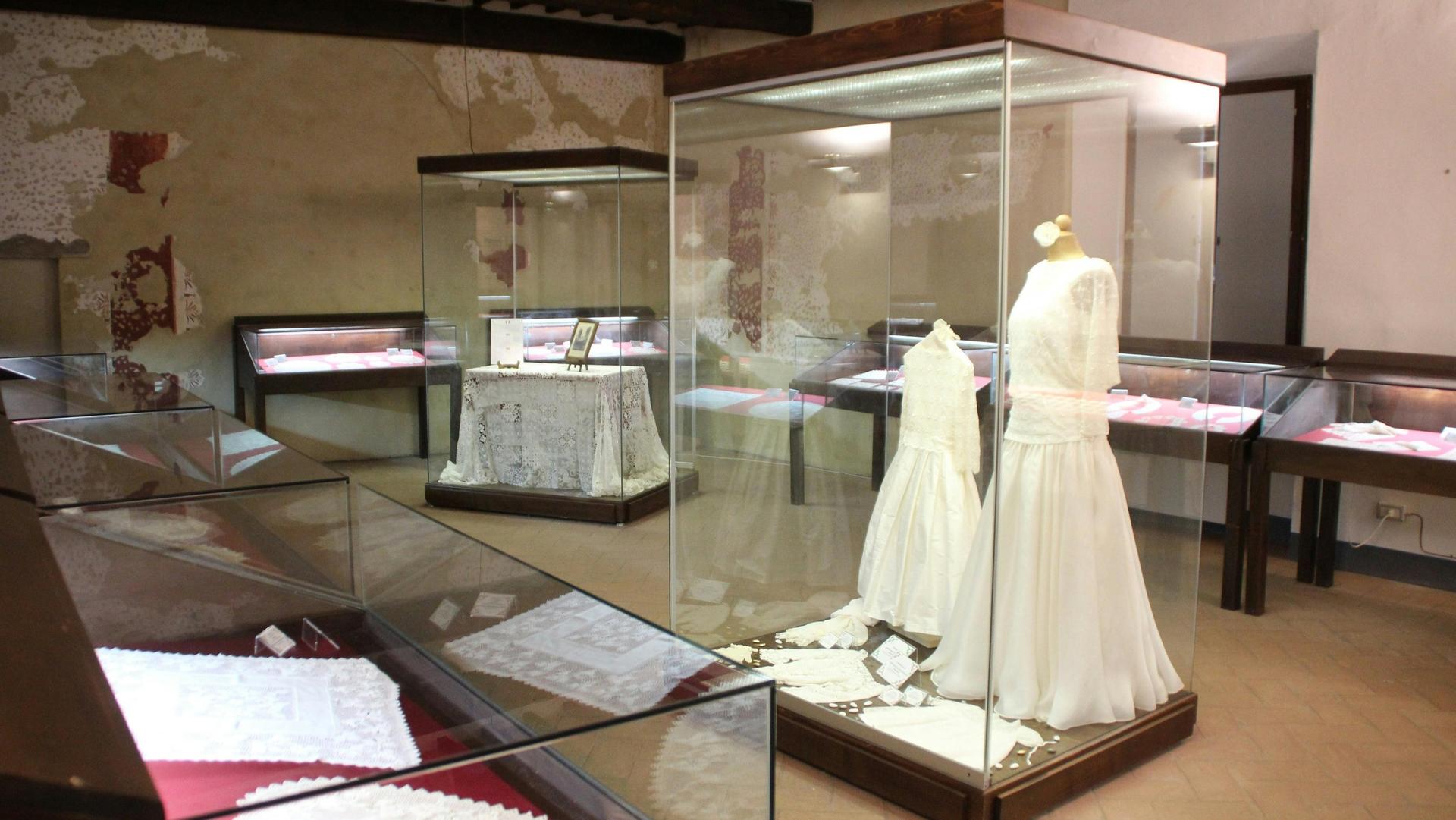 Lace Museum ticket in Venice - Image 1
