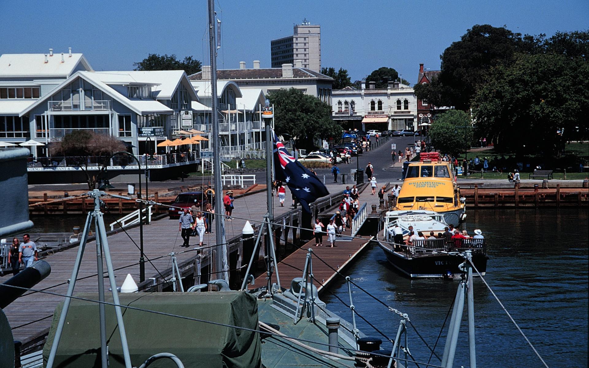Williamstown Ferry Sightseeing Cruise from Melbourne - Thumbnail 7