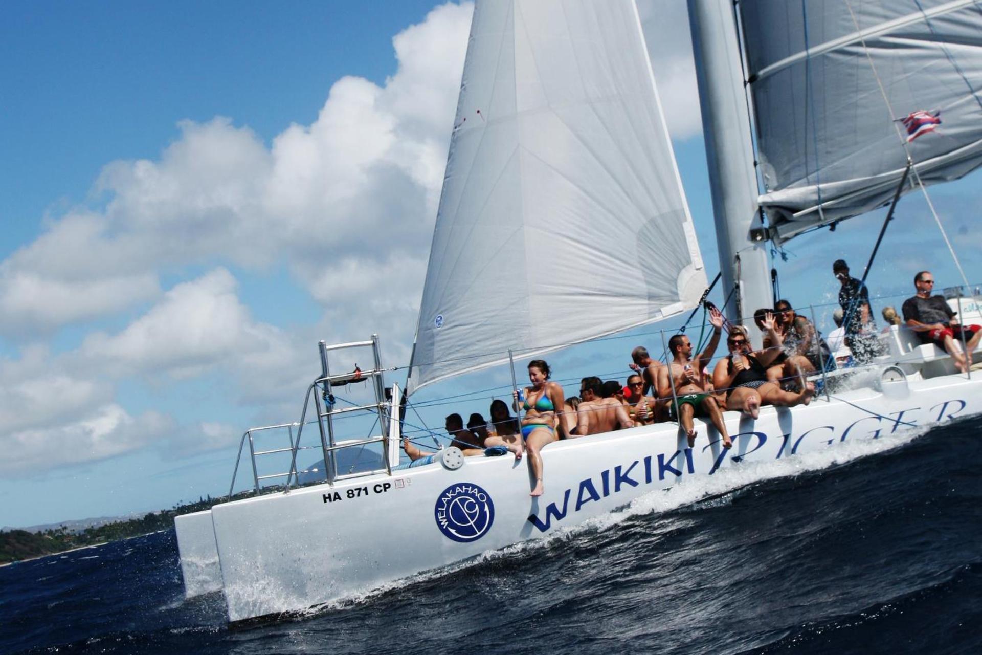 Catamaran Sunset Cocktail Sail Experience in Waikiki - Thumbnail 4