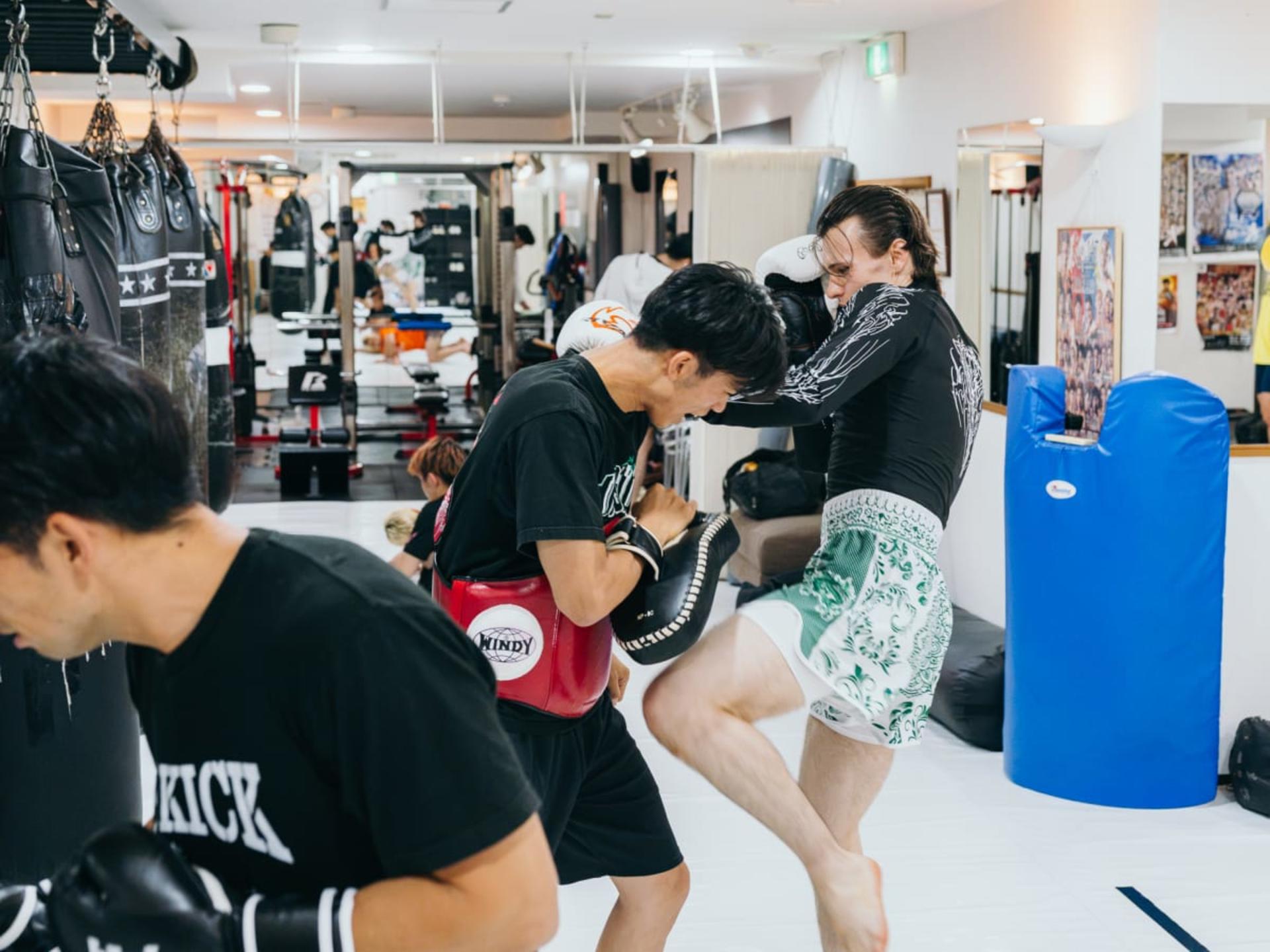 [Experience Tours Osaka]: Kickboxing with Pro Fighters - Thumbnail 5