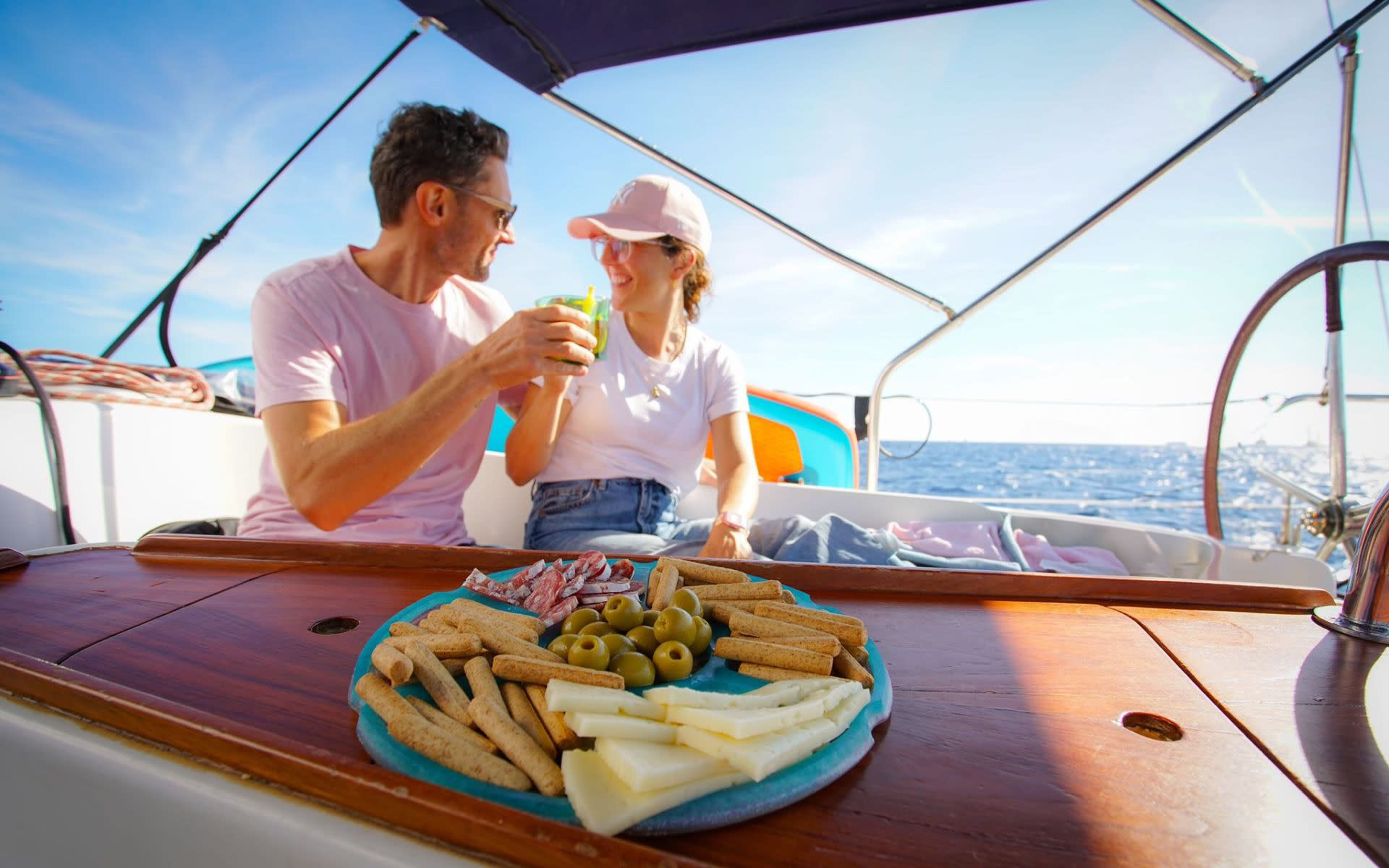 Panoramic helicopter & yacht sailing experience in Barcelona - Thumbnail 8
