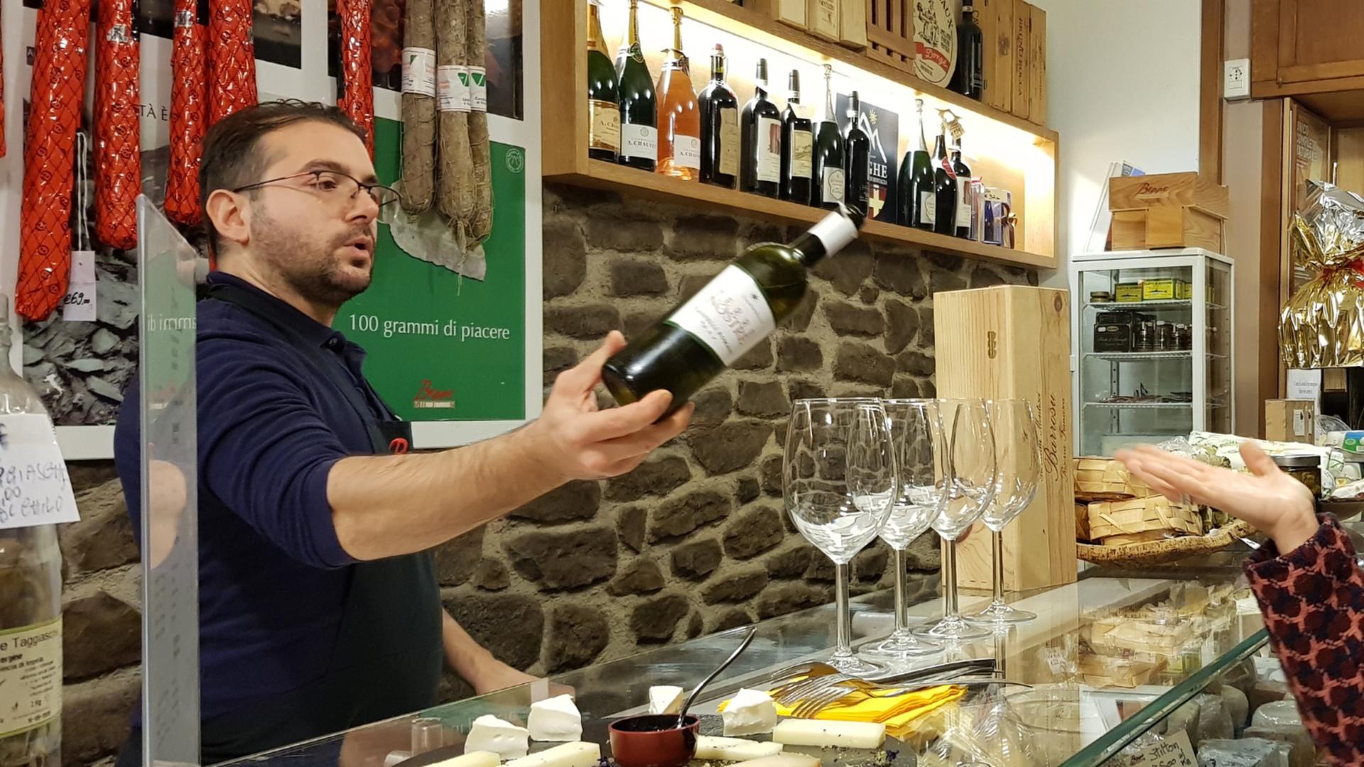 Exclusive wine tasting private tour in Rome  - Thumbnail 2