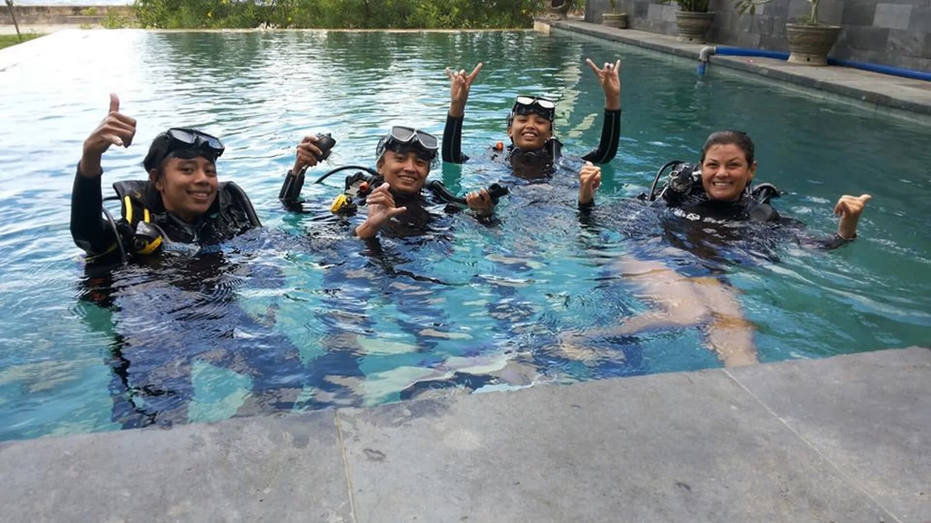 Unveiling Komodo's Depths: Open Water Adventure with PADI 5* Center - Thumbnail 2