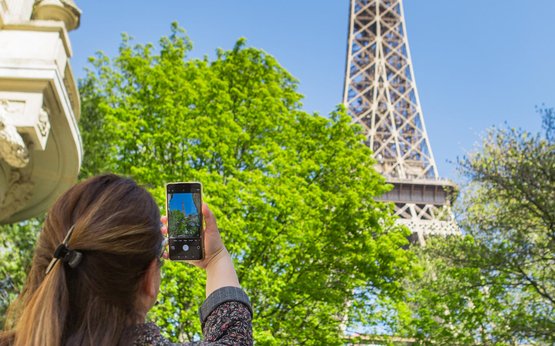 Eiffel Tower Reserved Access with Audio Guide - Thumbnail 3