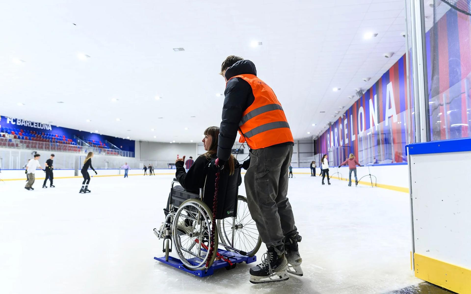 Ice Skating Experience at FC Barcelona Skating Rink - Thumbnail 9