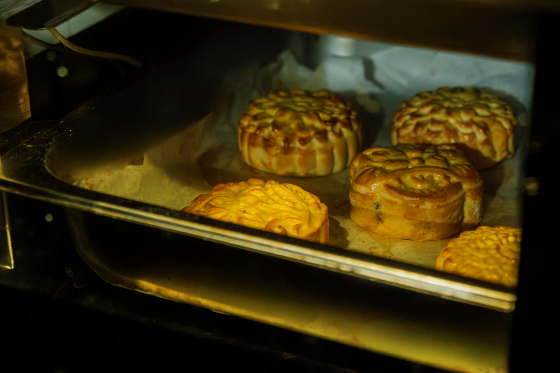 Mooncake Baking Experience with Vietnamese Tea Tasting in Hanoi - Thumbnail 34