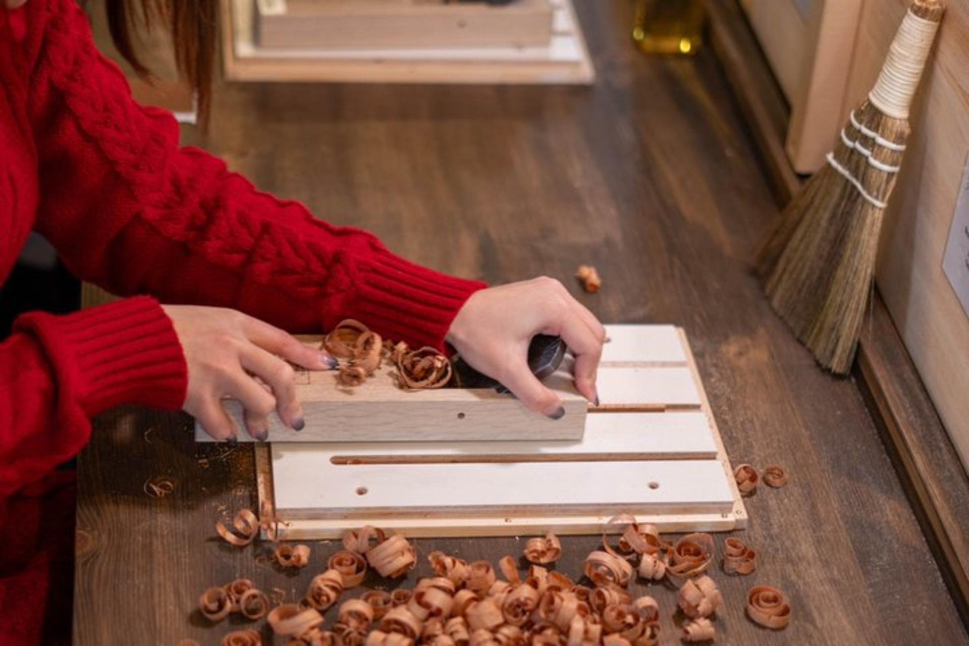Tokyo Asakusa Chopsticks Workshop: Make Your Own Pair - Thumbnail 5