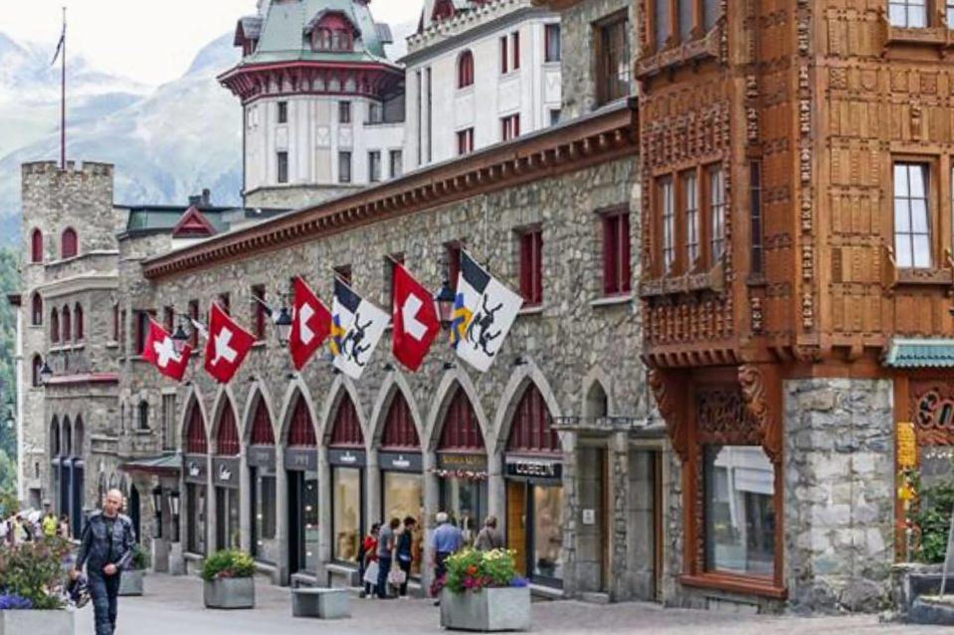 Lake Como Cruise, St. Moritz and Bernina Red Train Tour - Thumbnail 7