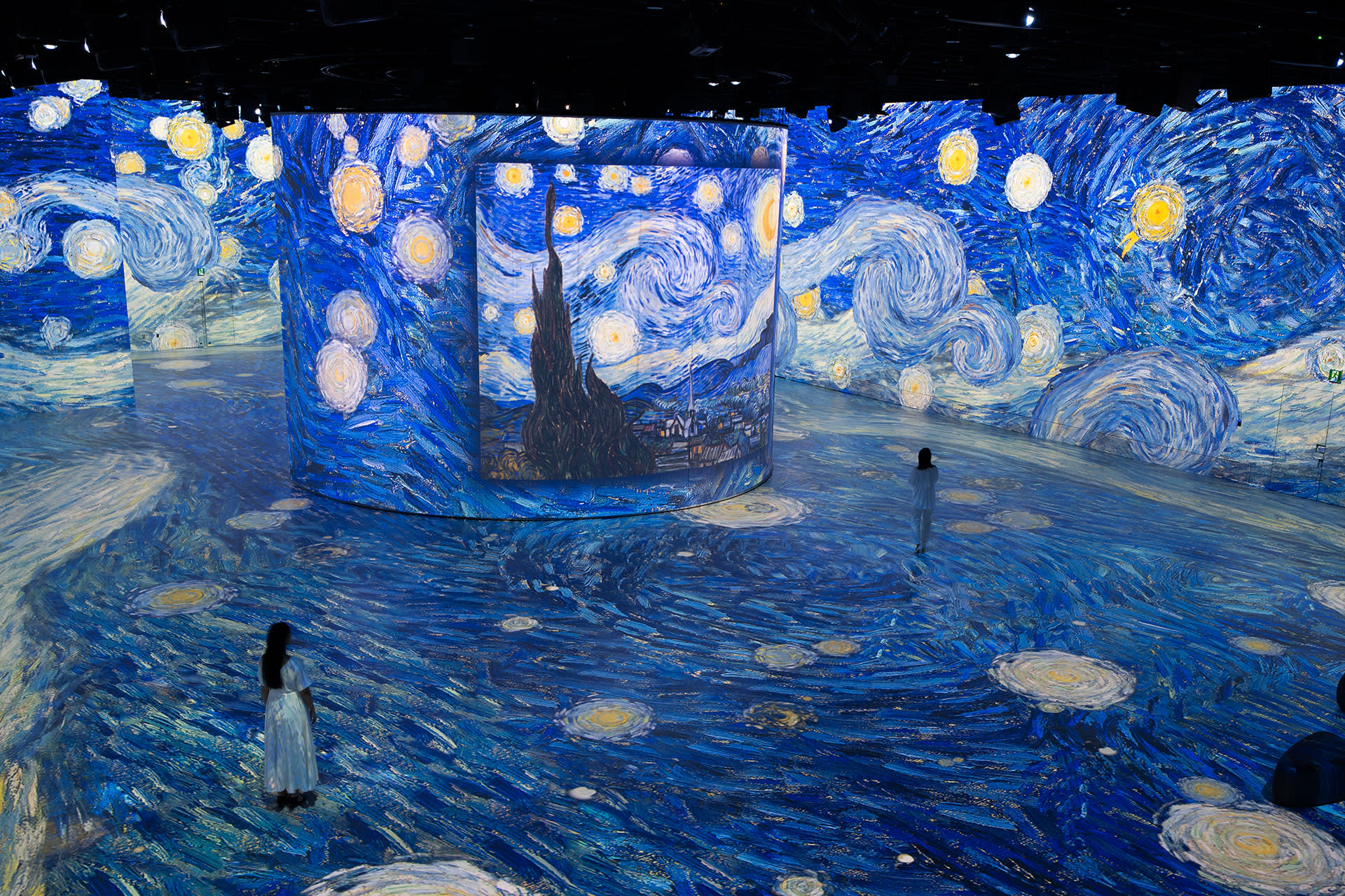 REVE DES LUMIERES - Immersive Digital Art Experience (Van Gogh & Gaudi) - Thumbnail 3