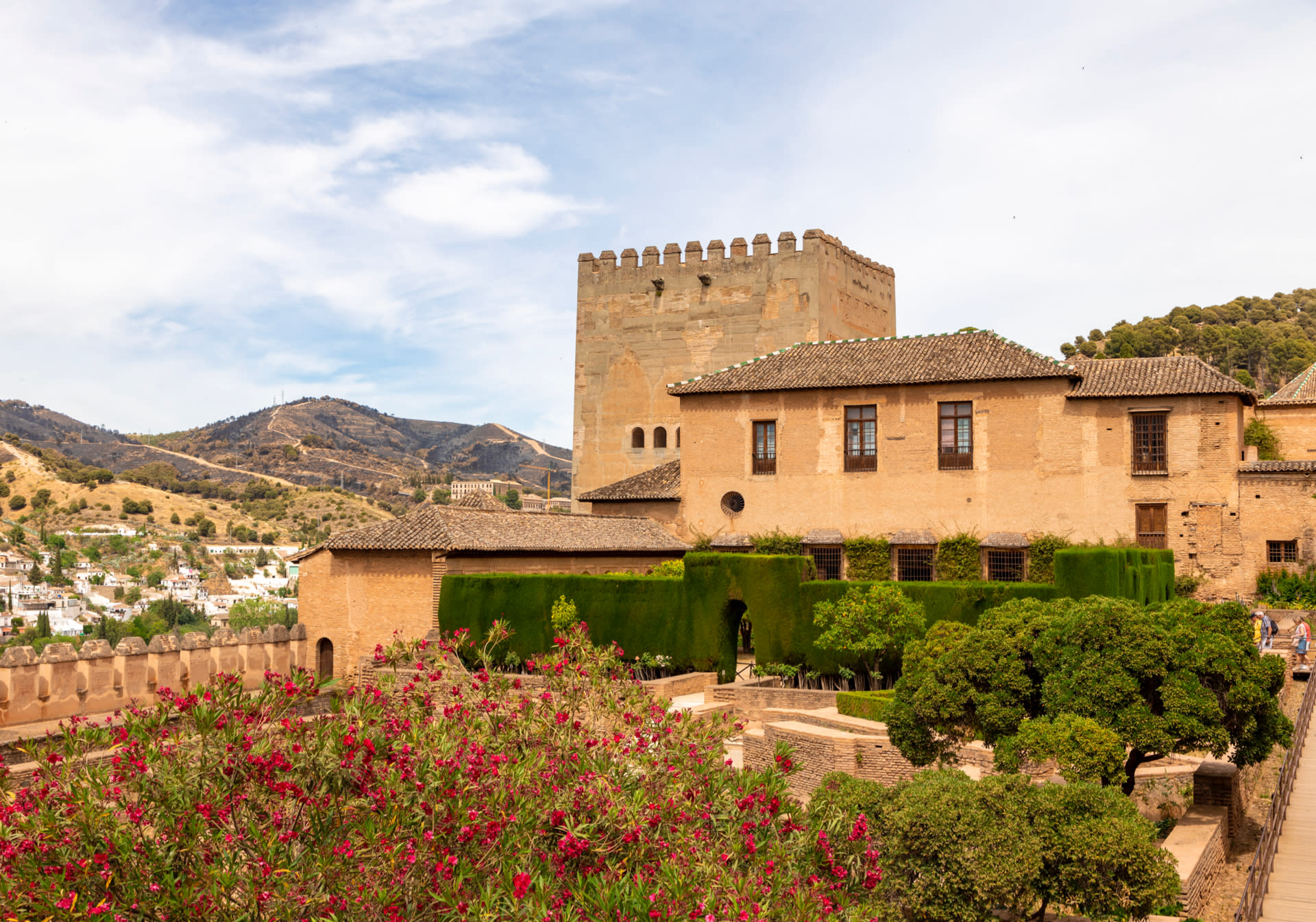 Private Alhambra Scavenger Hunt and Sights Self-Guided Trip - Thumbnail 5