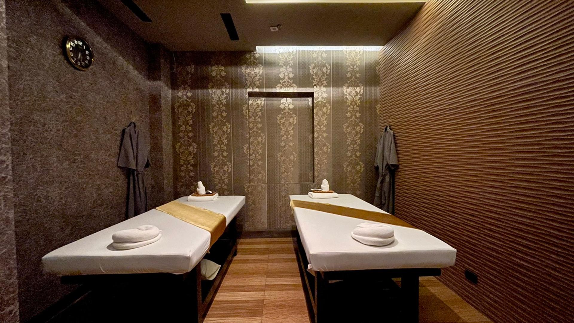 Lek Massage and Spa at Grand 5 Hotel & Plaza Experience in Bangkok - Thumbnail 7