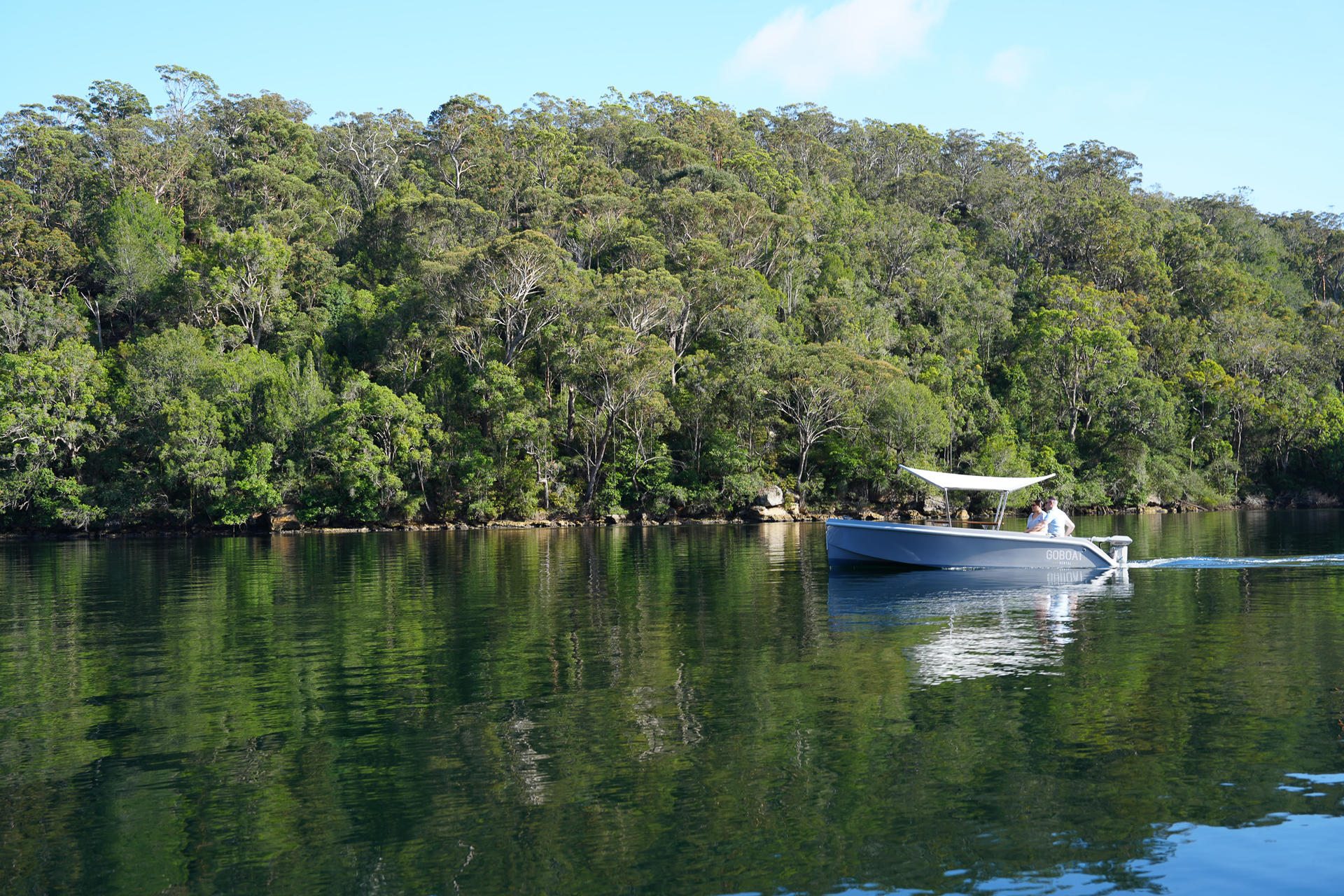 Electric Picnic Boat Hire in Sydney (Akuna Bay) - Thumbnail 3