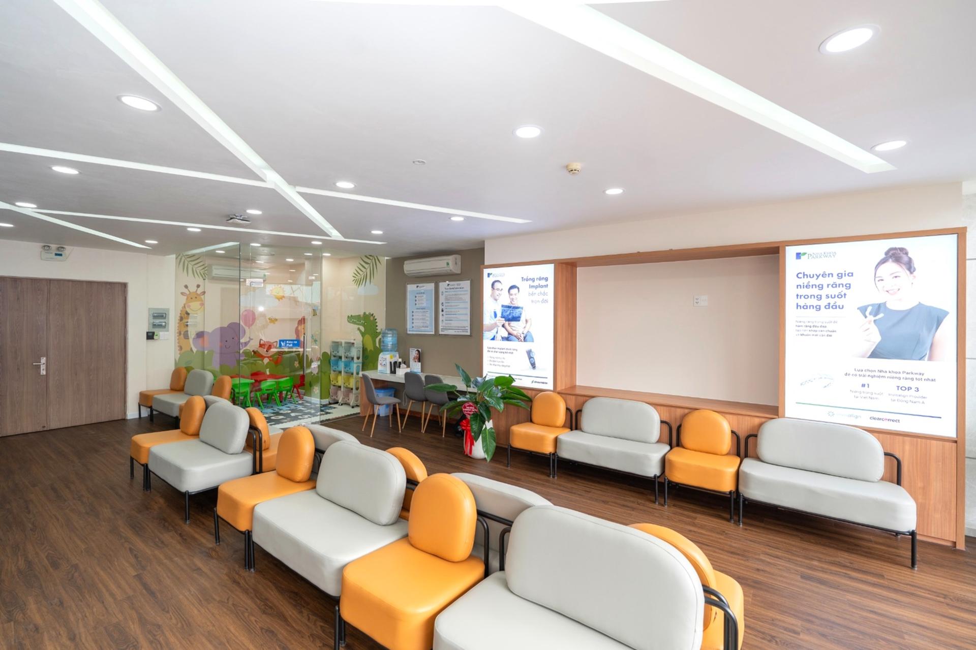 Hanoi Dental Clinic: Whitening & Cleaning Experience - Thumbnail 4