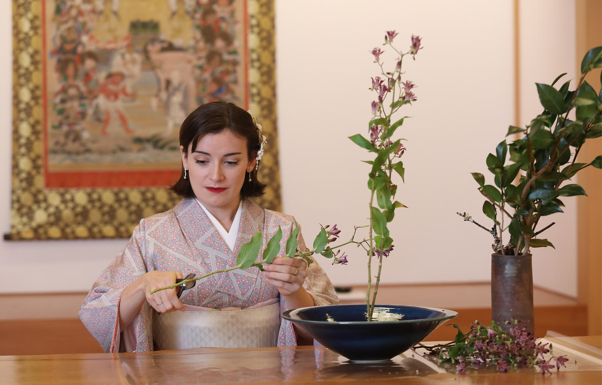 Luxury Ikebana Experience in Tokyo - Create Your Japanese Flower Art - Thumbnail 2