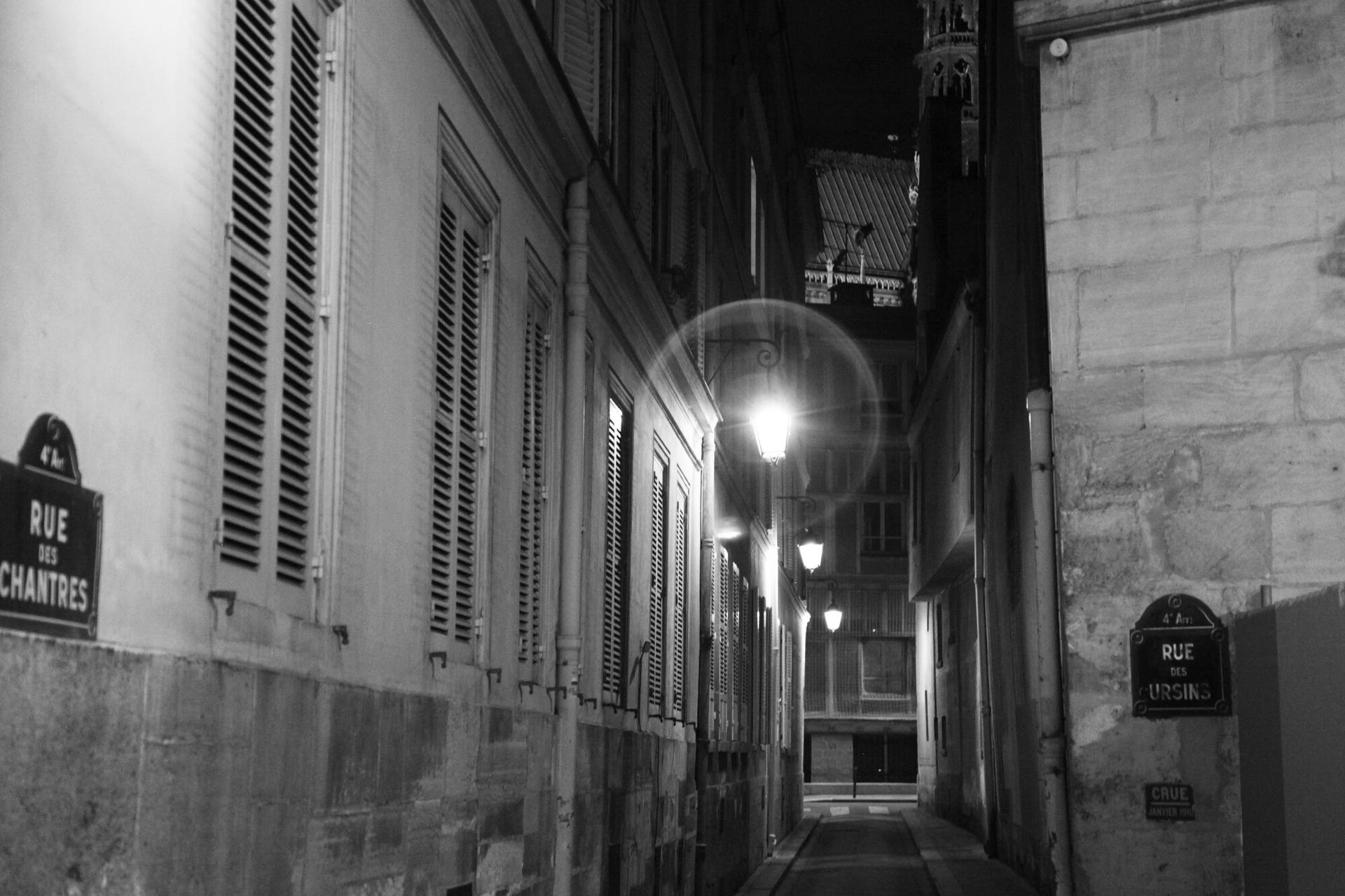 Ghosts, Mysteries and Legends Evening Walking Tour in Paris - Thumbnail 7